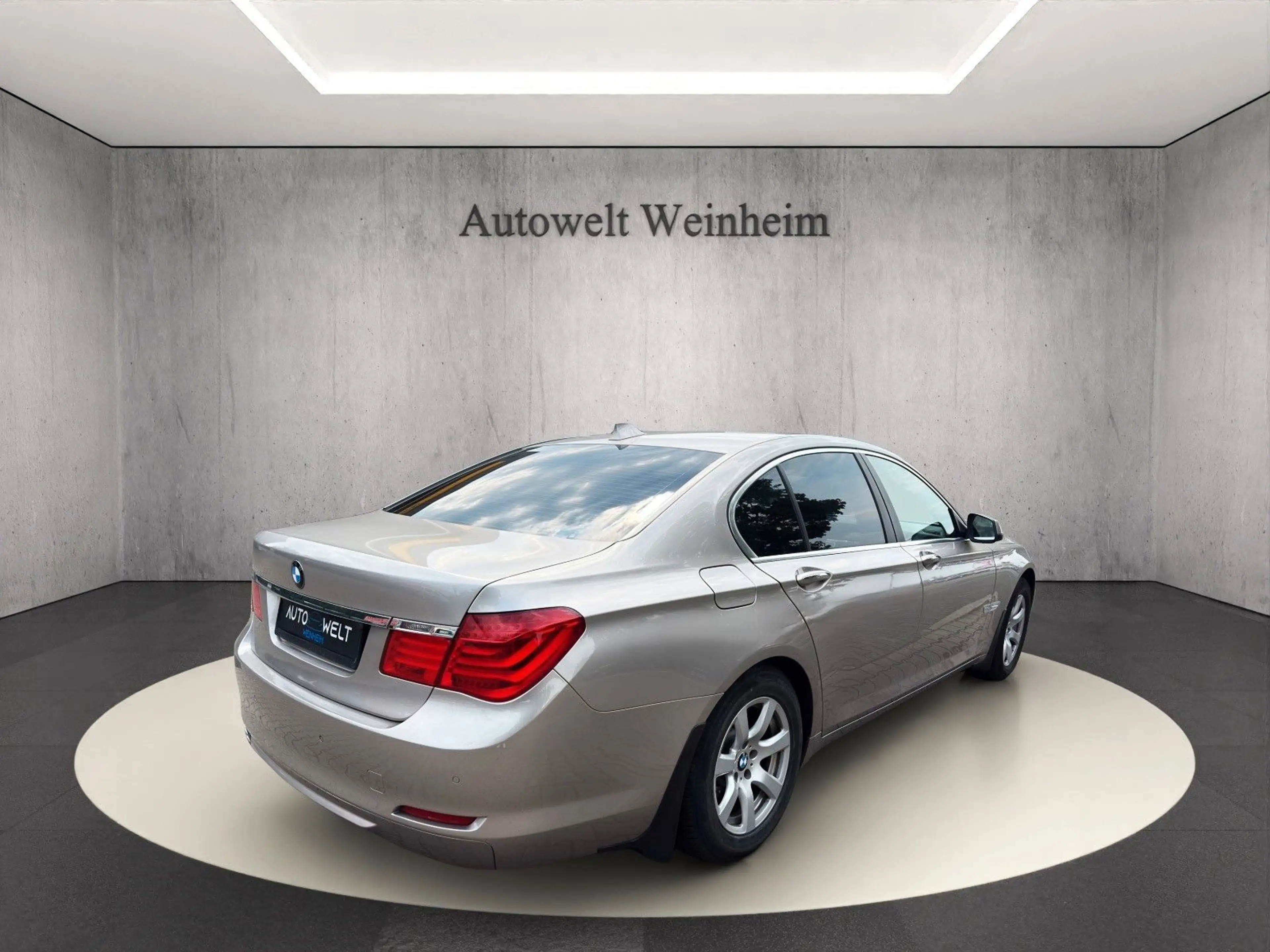 BMW 730 °D°RENTNERHAND°XENON°VOLLEDER°NAV°SHZ°TEMPOMT — photo 6