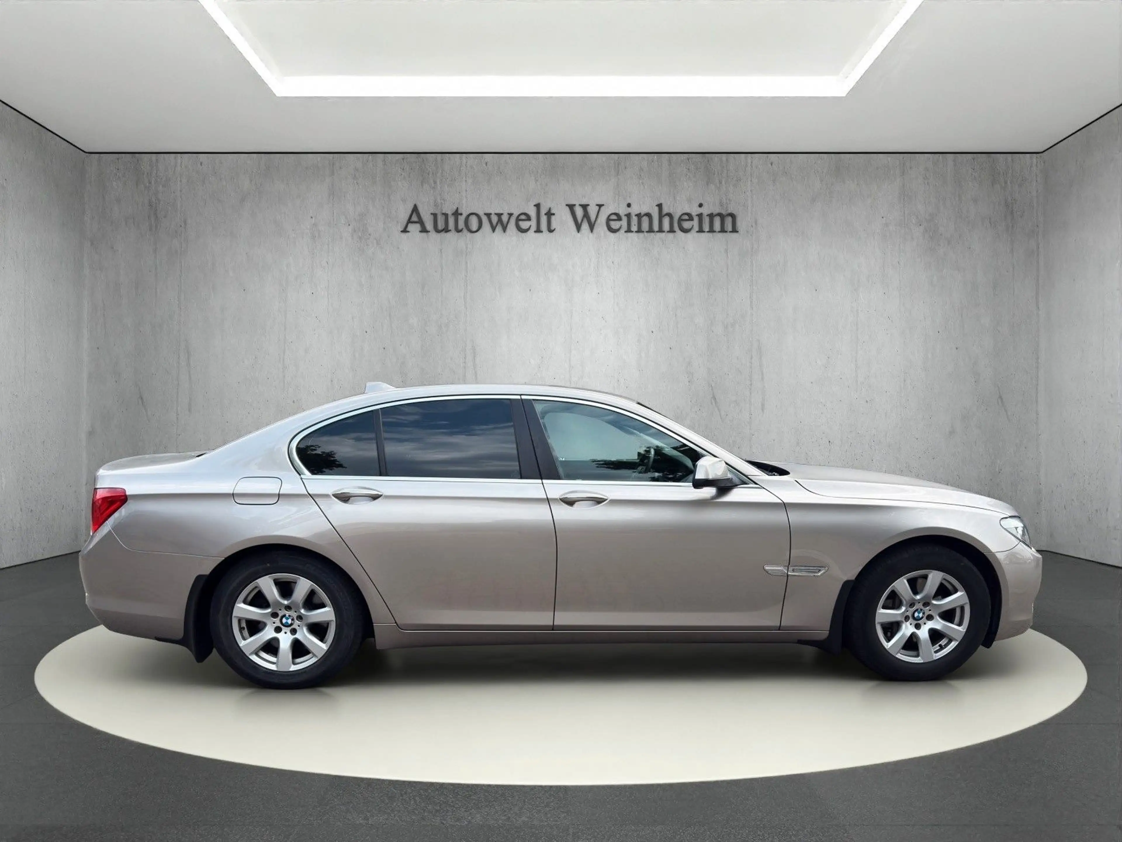 BMW 730 °D°RENTNERHAND°XENON°VOLLEDER°NAV°SHZ°TEMPOMT — photo 7