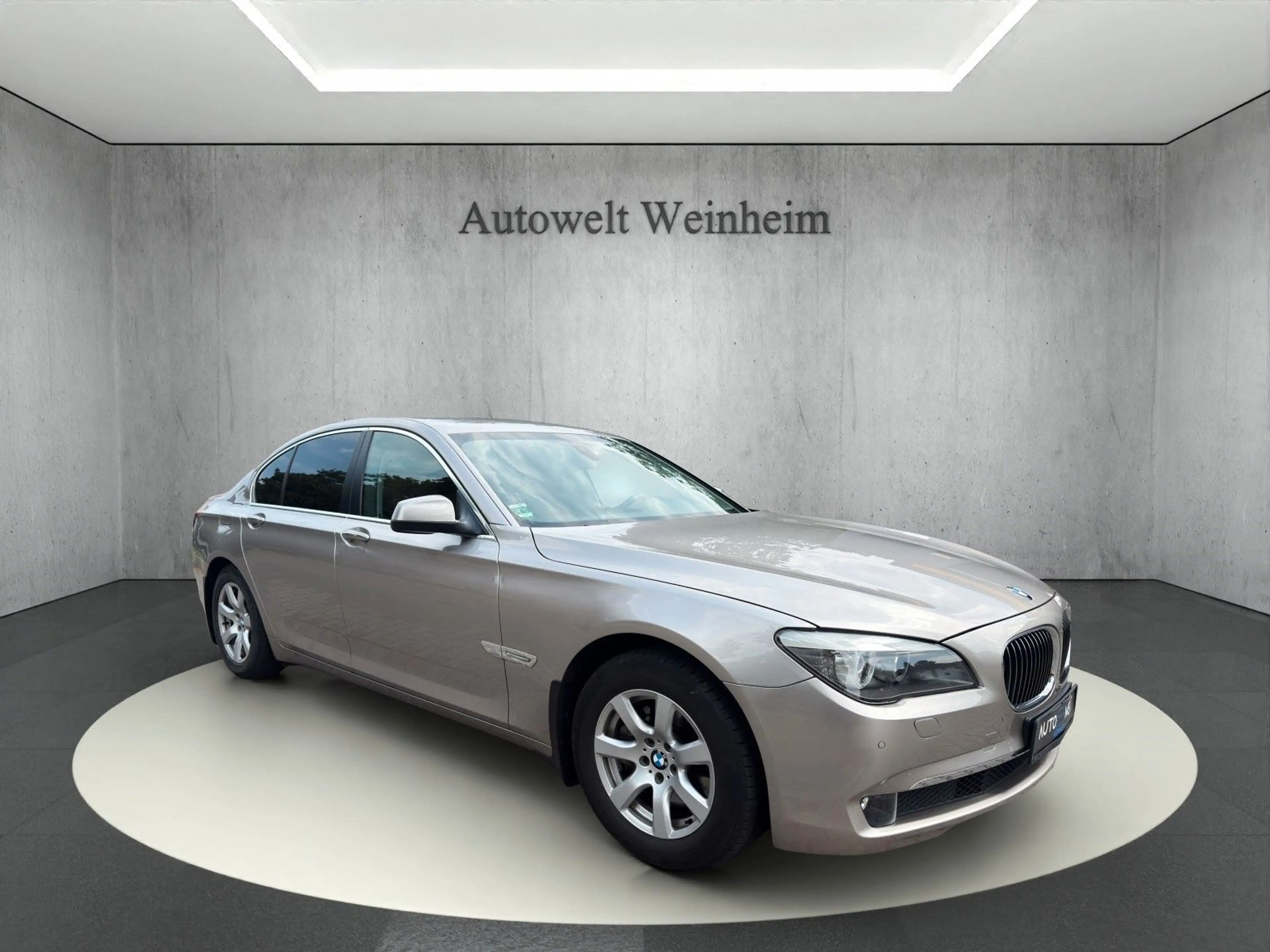 BMW 730 °D°RENTNERHAND°XENON°VOLLEDER°NAV°SHZ°TEMPOMT