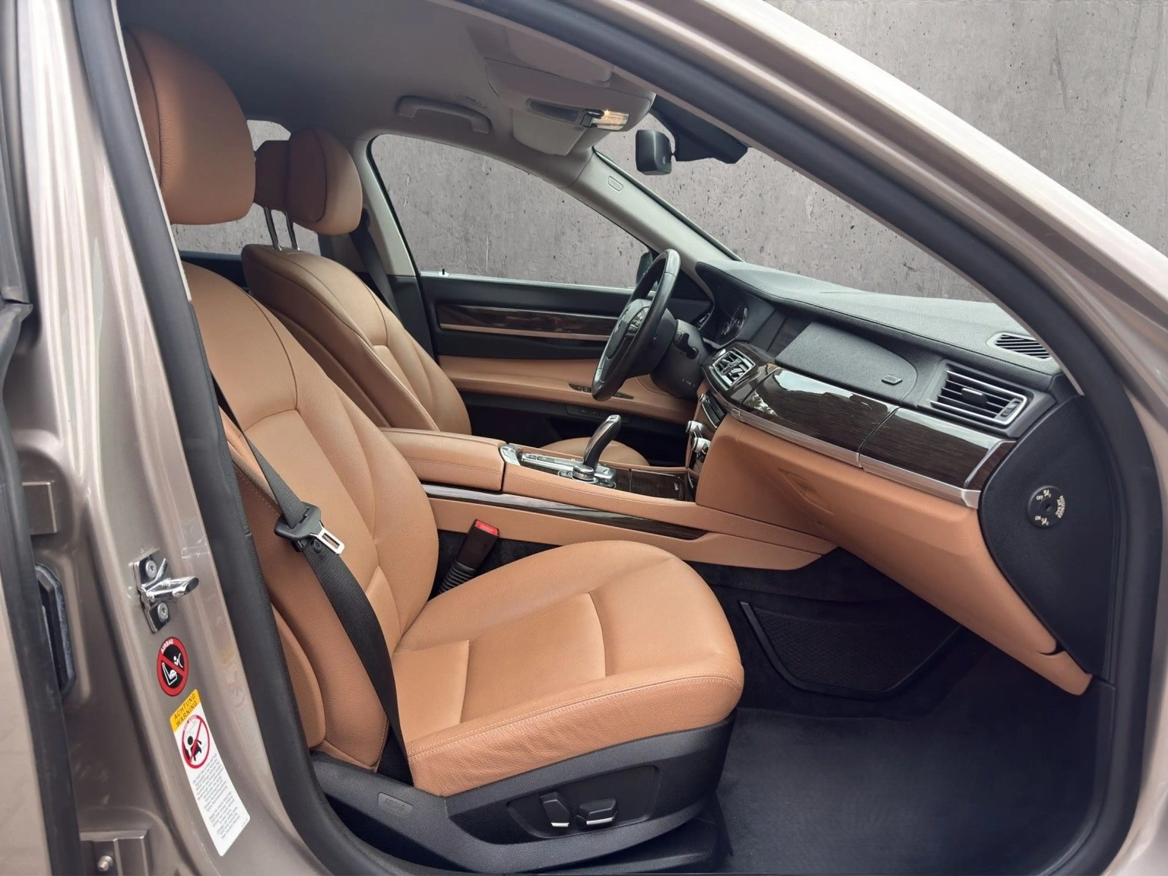 BMW 730 °D°RENTNERHAND°XENON°VOLLEDER°NAV°SHZ°TEMPOMT — photo 12