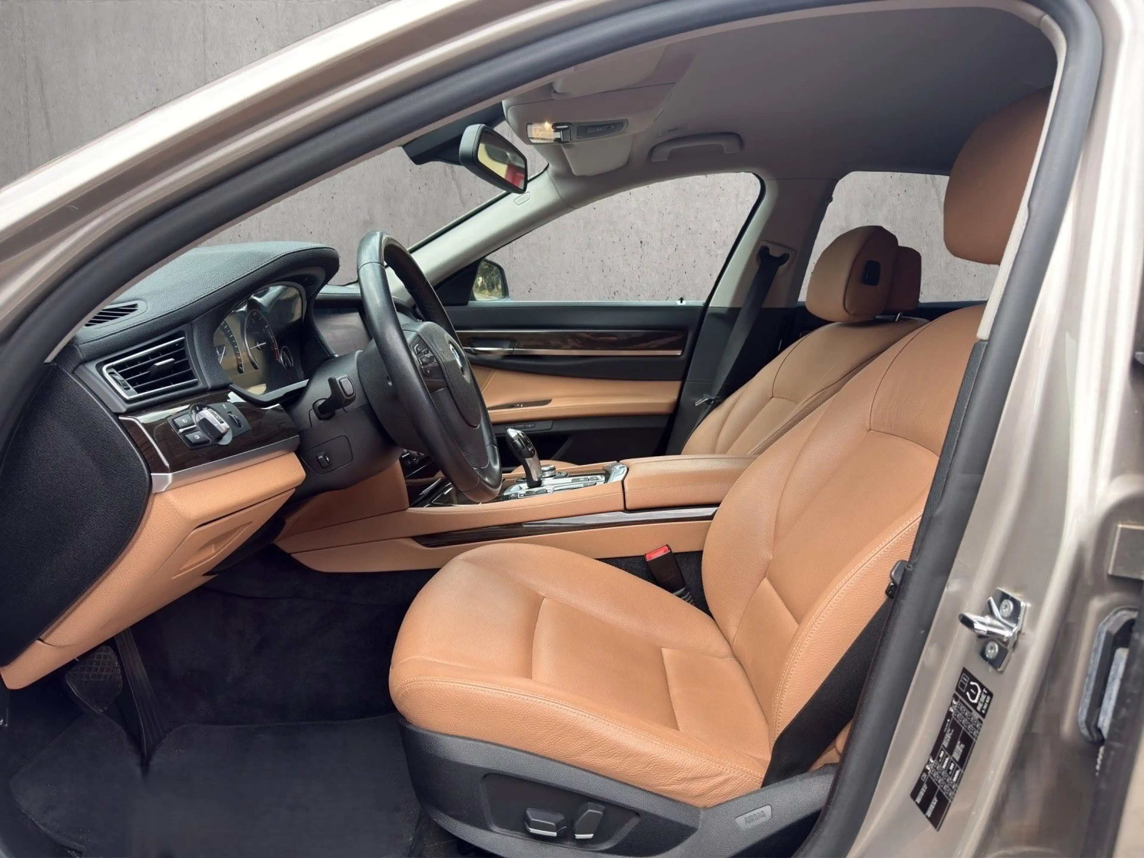 BMW 730 °D°RENTNERHAND°XENON°VOLLEDER°NAV°SHZ°TEMPOMT — photo 10