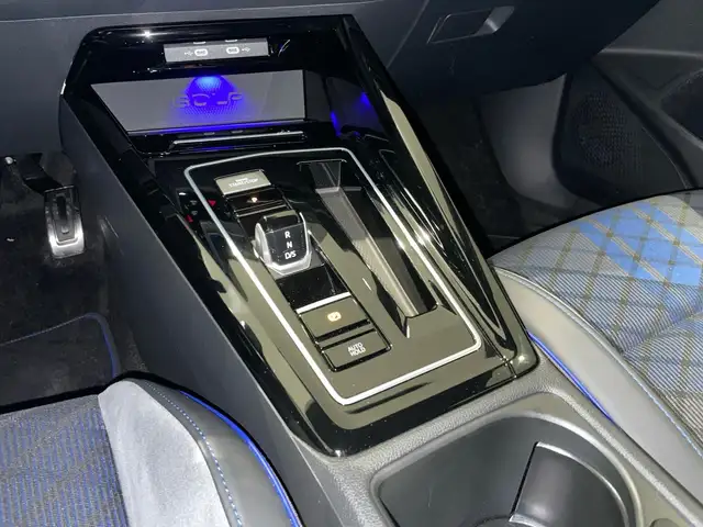 Volkswagen Golf view 10