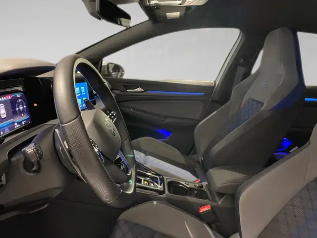 Volkswagen Golf view 4