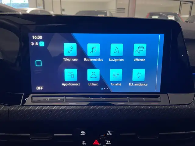 Volkswagen Golf view 3