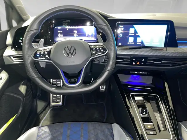 Volkswagen Golf view 6