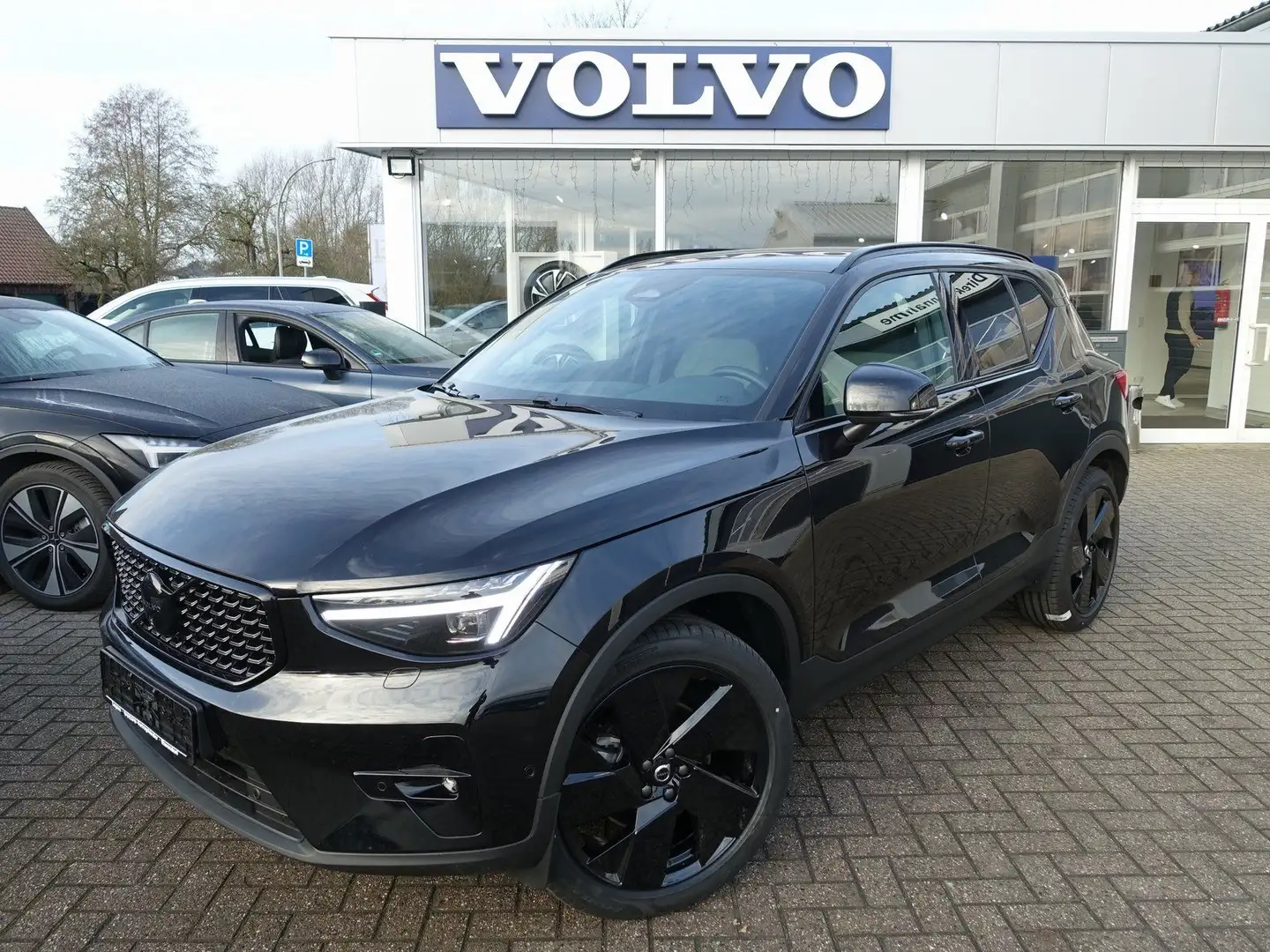 Volvo XC40 Black Edition Plus B3 Mild-Hybrid/Kamera Schwarz - 1