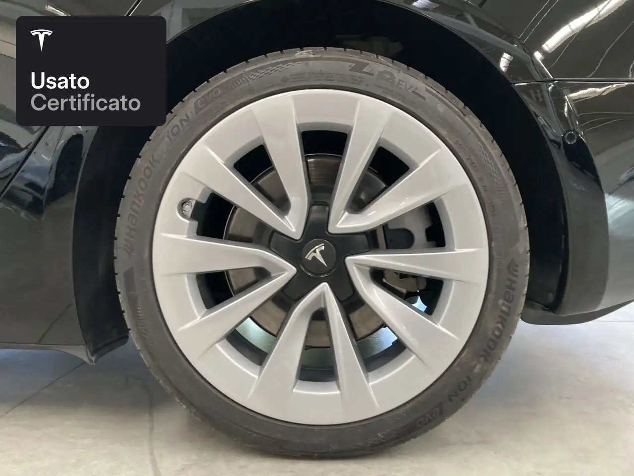 2021 Tesla Model 3 Long Range AWD, photograph 6