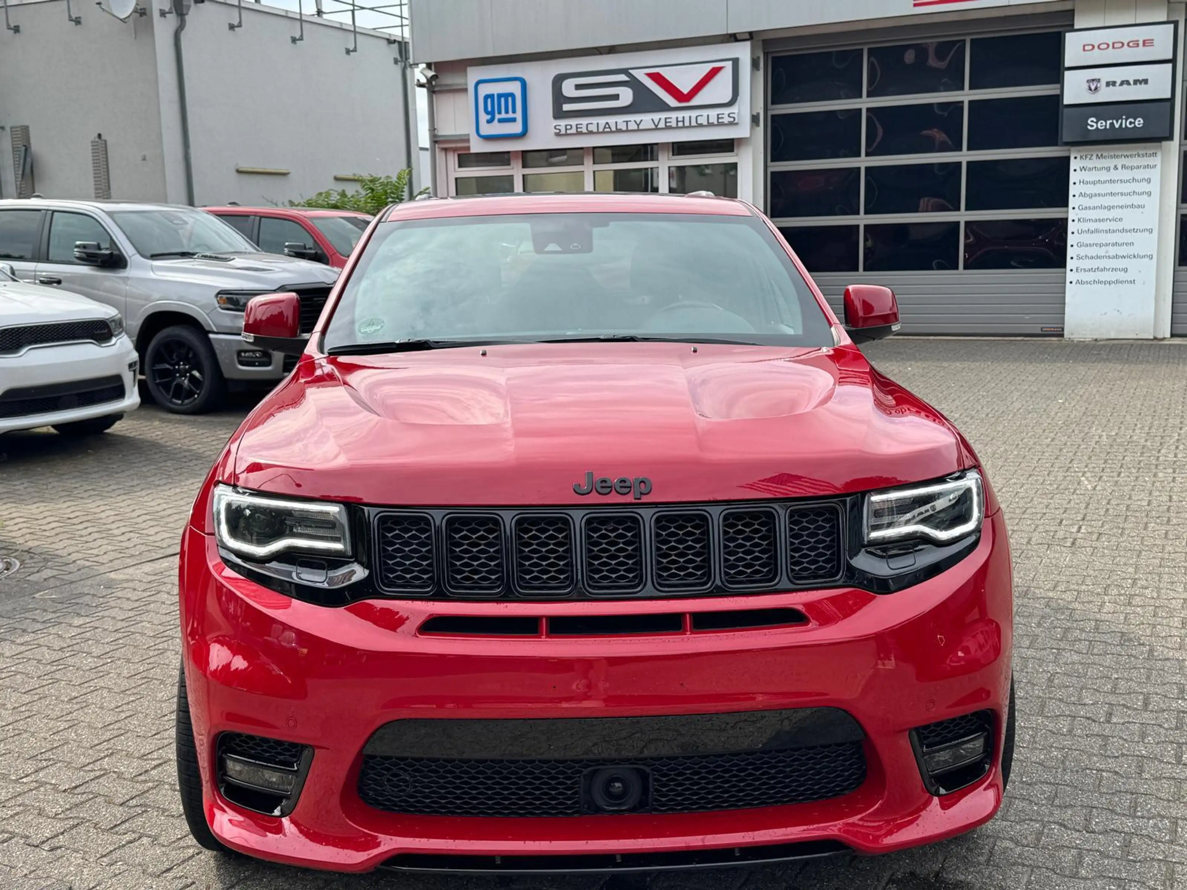 Jeep Grand Cherokee 6.4 V8 HEMI SRT unfallfrei, Deutsches Modell — photo 9