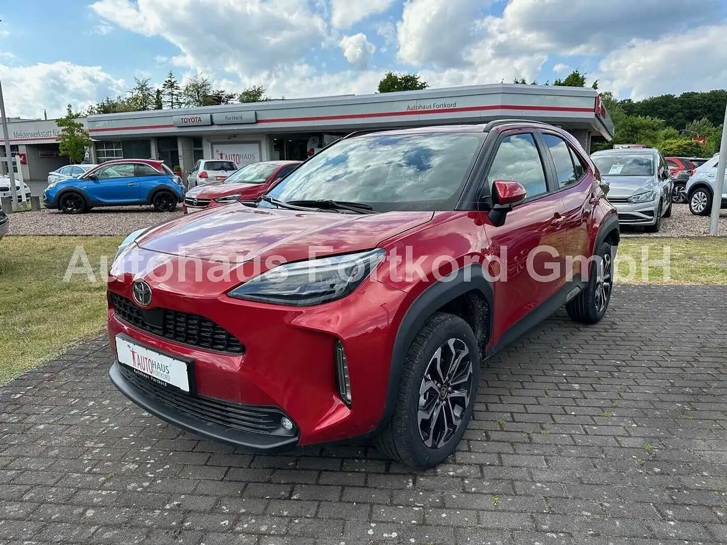 Toyota Yaris Cross AWD Hybrid 1.5 VVT-i Style AWD (4x4) Rouge - 1