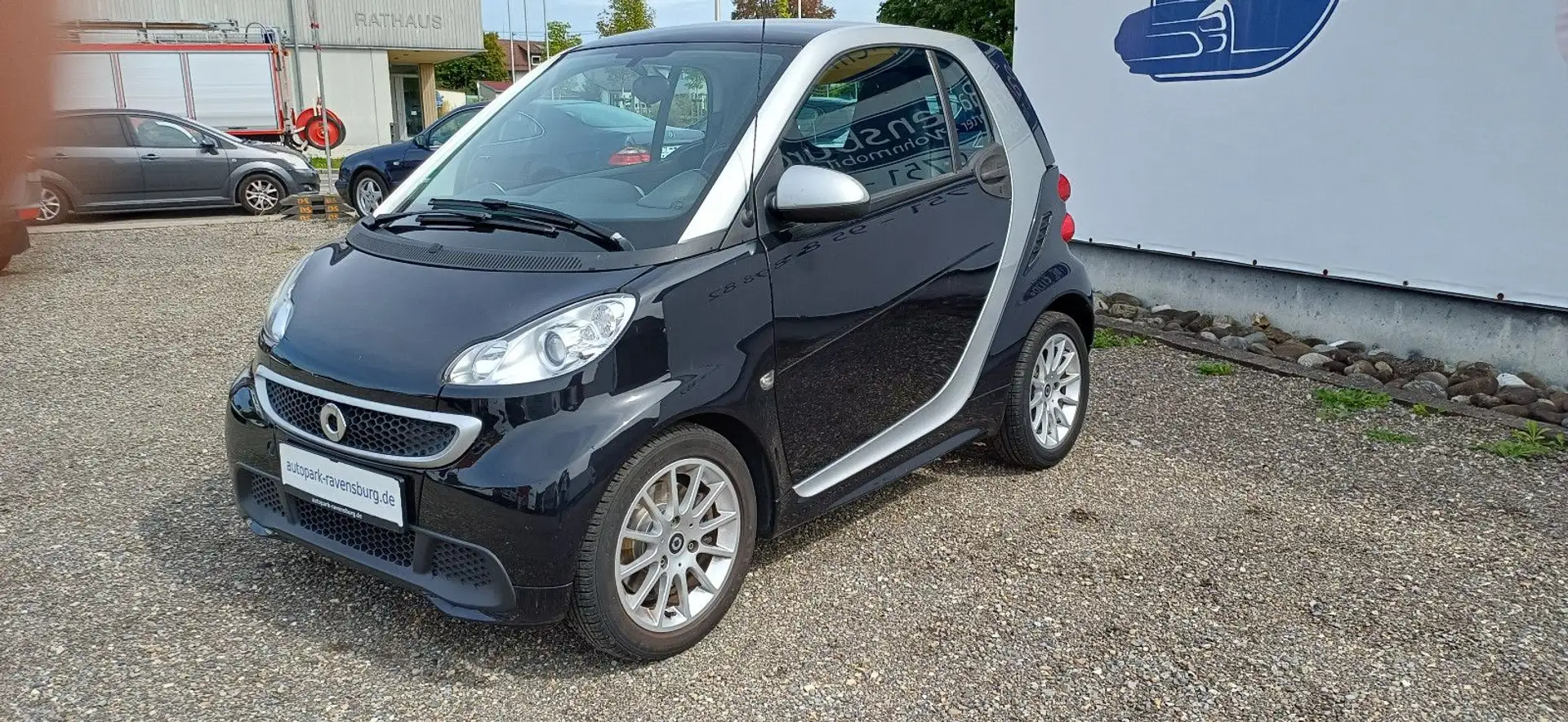 smart forTwo fortwo coupe Micro Hybrid Drive 52kW Schwarz - 1