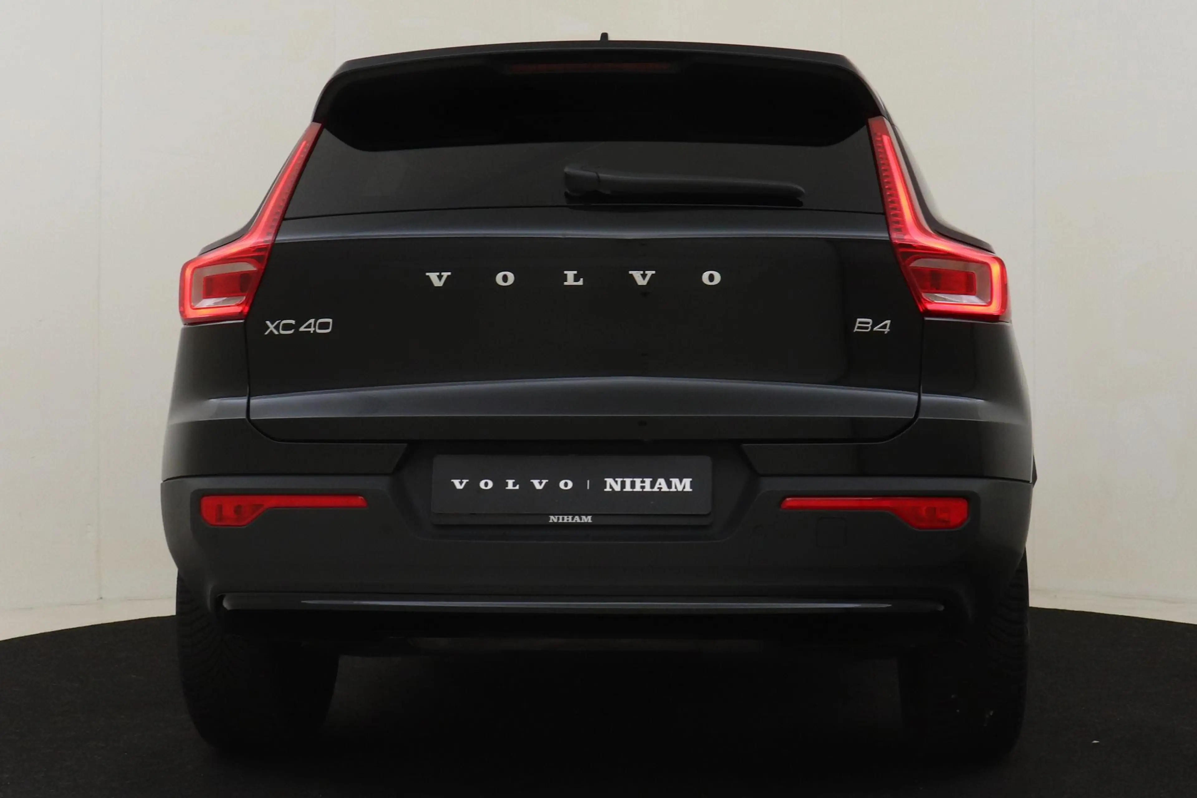Volvo XC40 B4 (M-HYBRID) PLUS DARK -HARMAN/KARDON|CAMERA|ADAP — photo 15