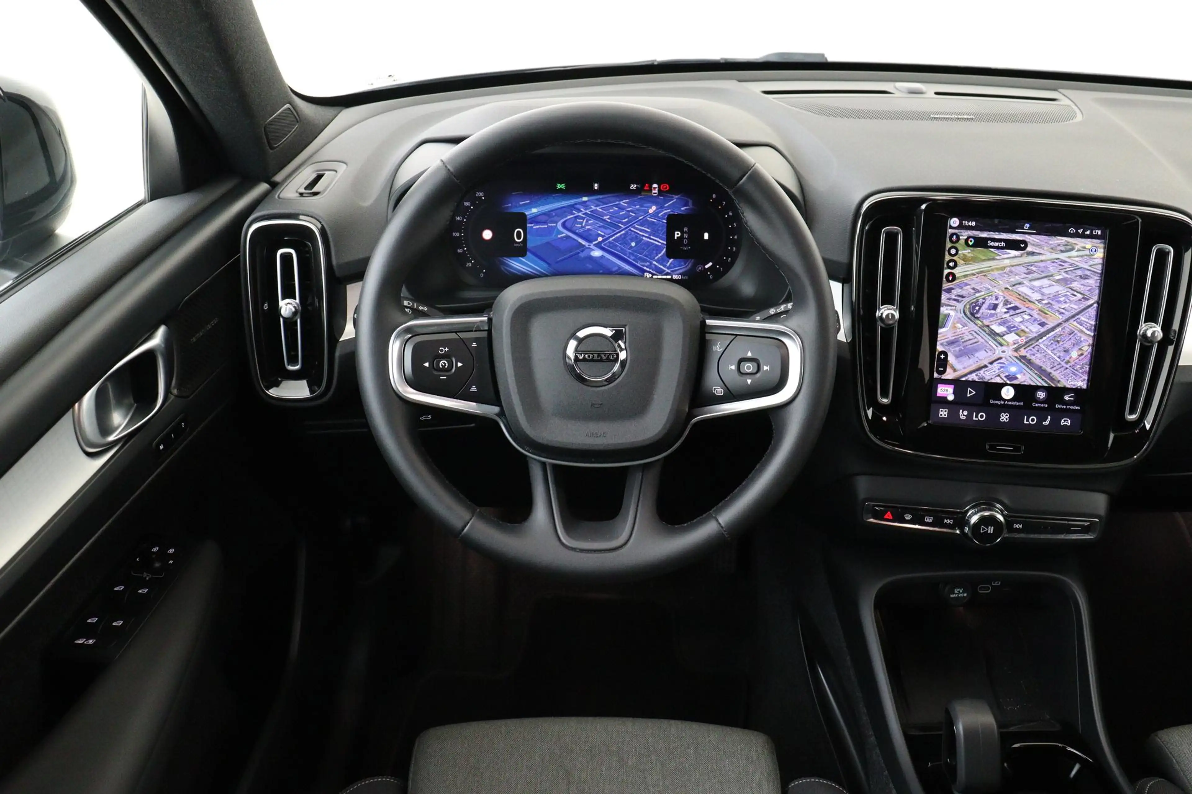 Volvo XC40 B4 (M-HYBRID) PLUS DARK -HARMAN/KARDON|CAMERA|ADAP — photo 2