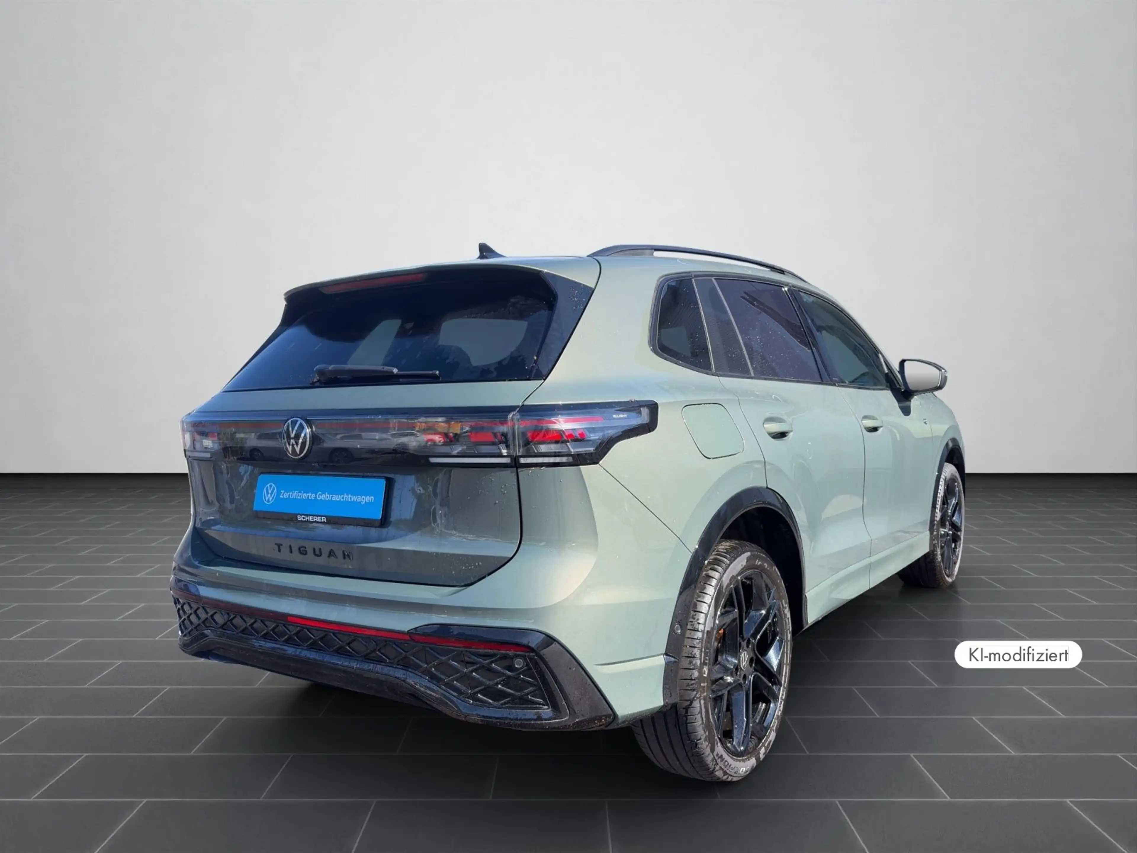 Volkswagen Tiguan R-Line R-Line 1.5 TSI DSG AHK PANO MATRIX — photo 2