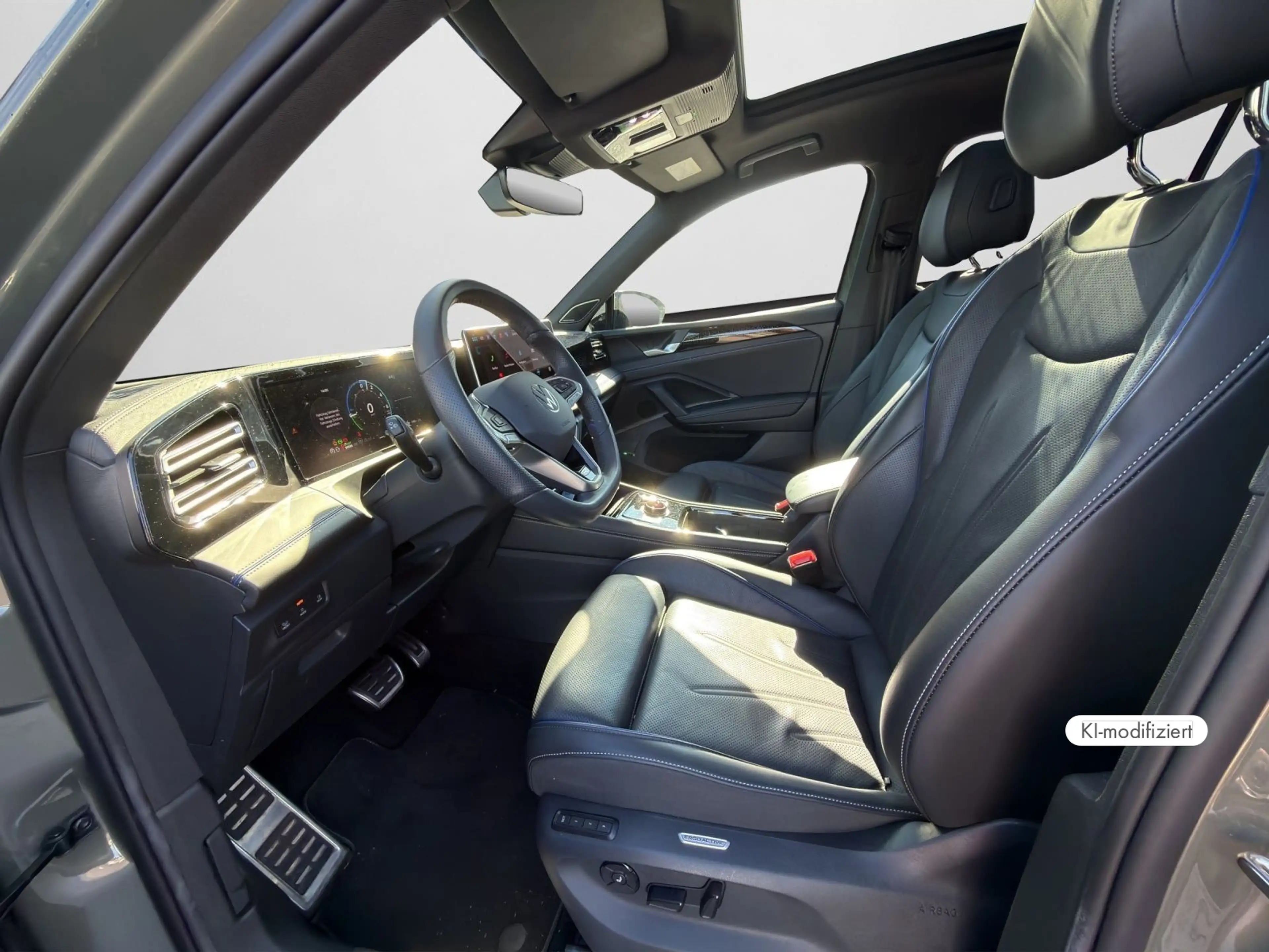 Volkswagen Tiguan R-Line R-Line 1.5 TSI DSG AHK PANO MATRIX — photo 12