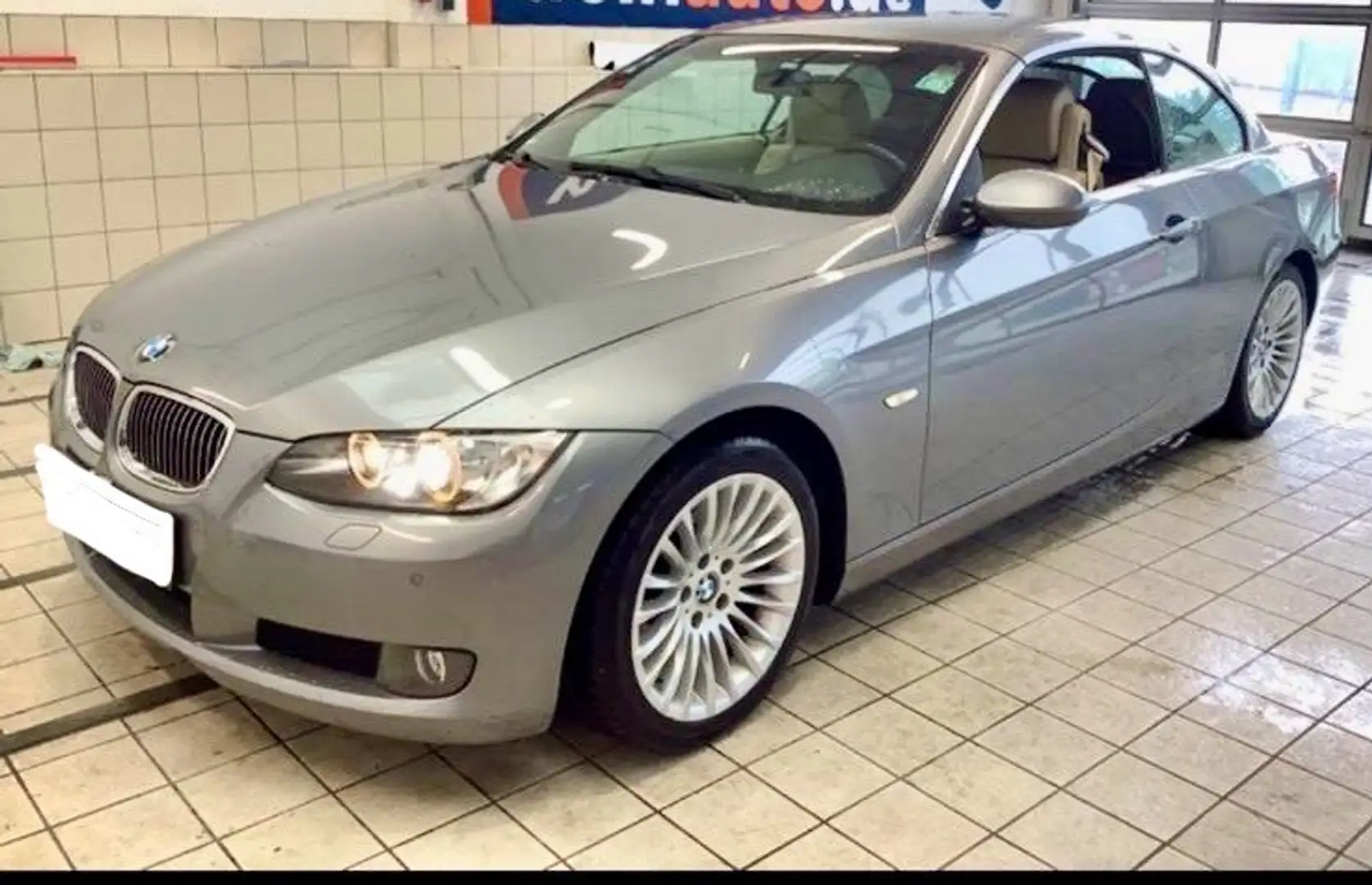 BMW 325 325i Cabrio - 1