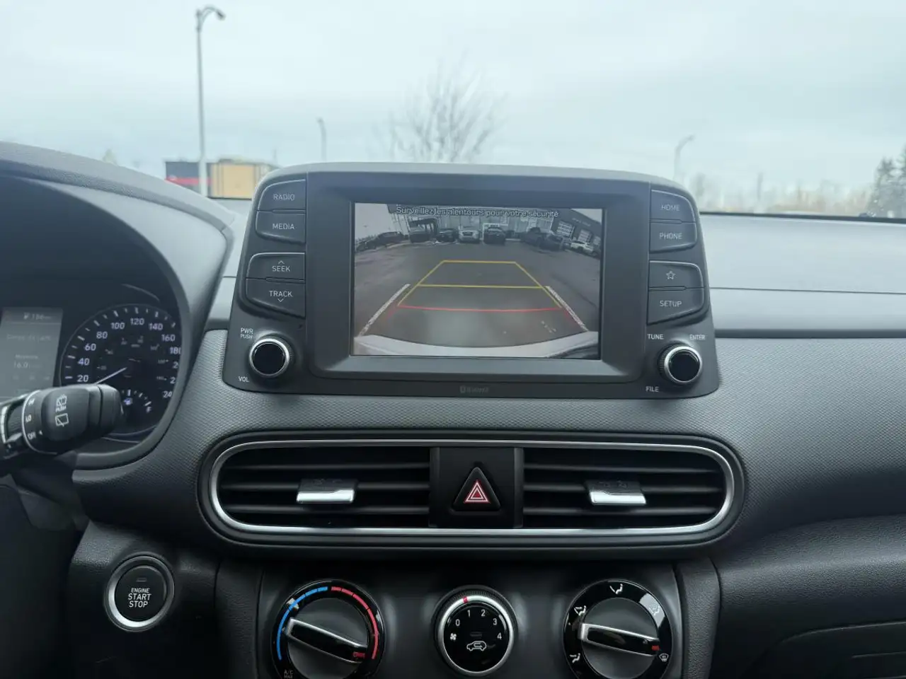 Hyundai KONA снимка Hyundai KONA