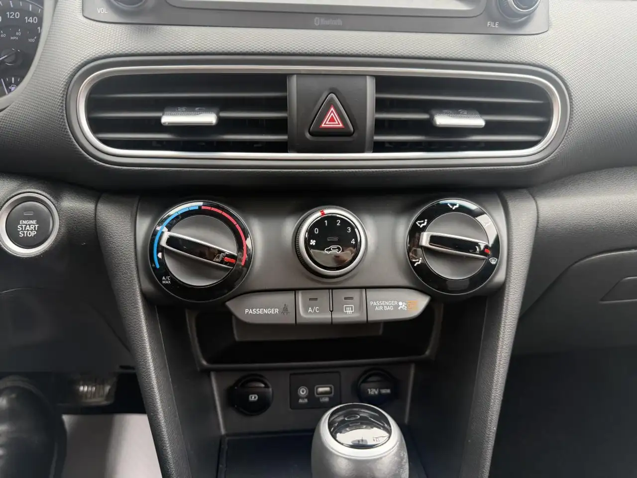 Hyundai KONA снимка Hyundai KONA