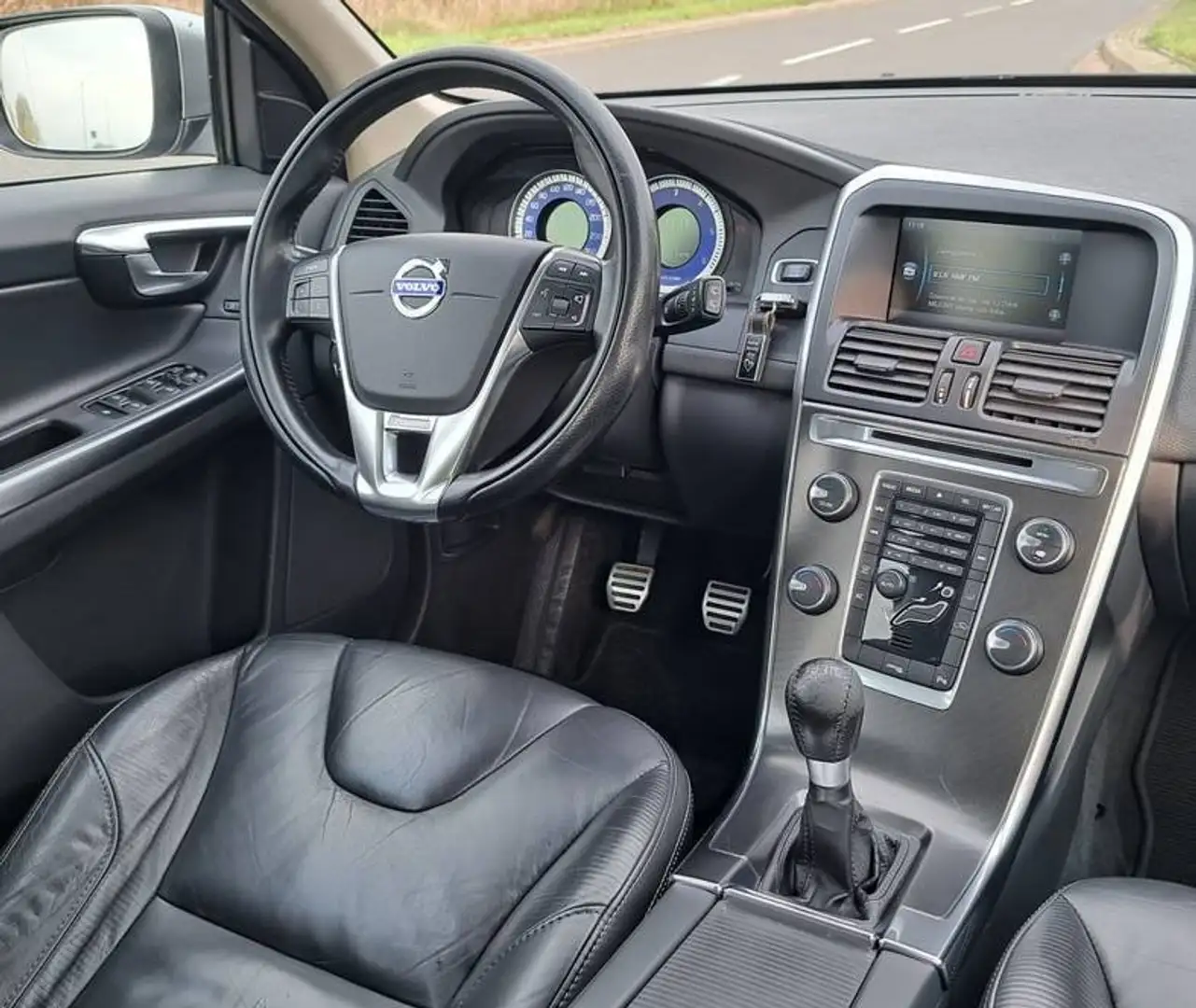 Volvo XC60 XC 60 D4 R-Design Schwarz - 2