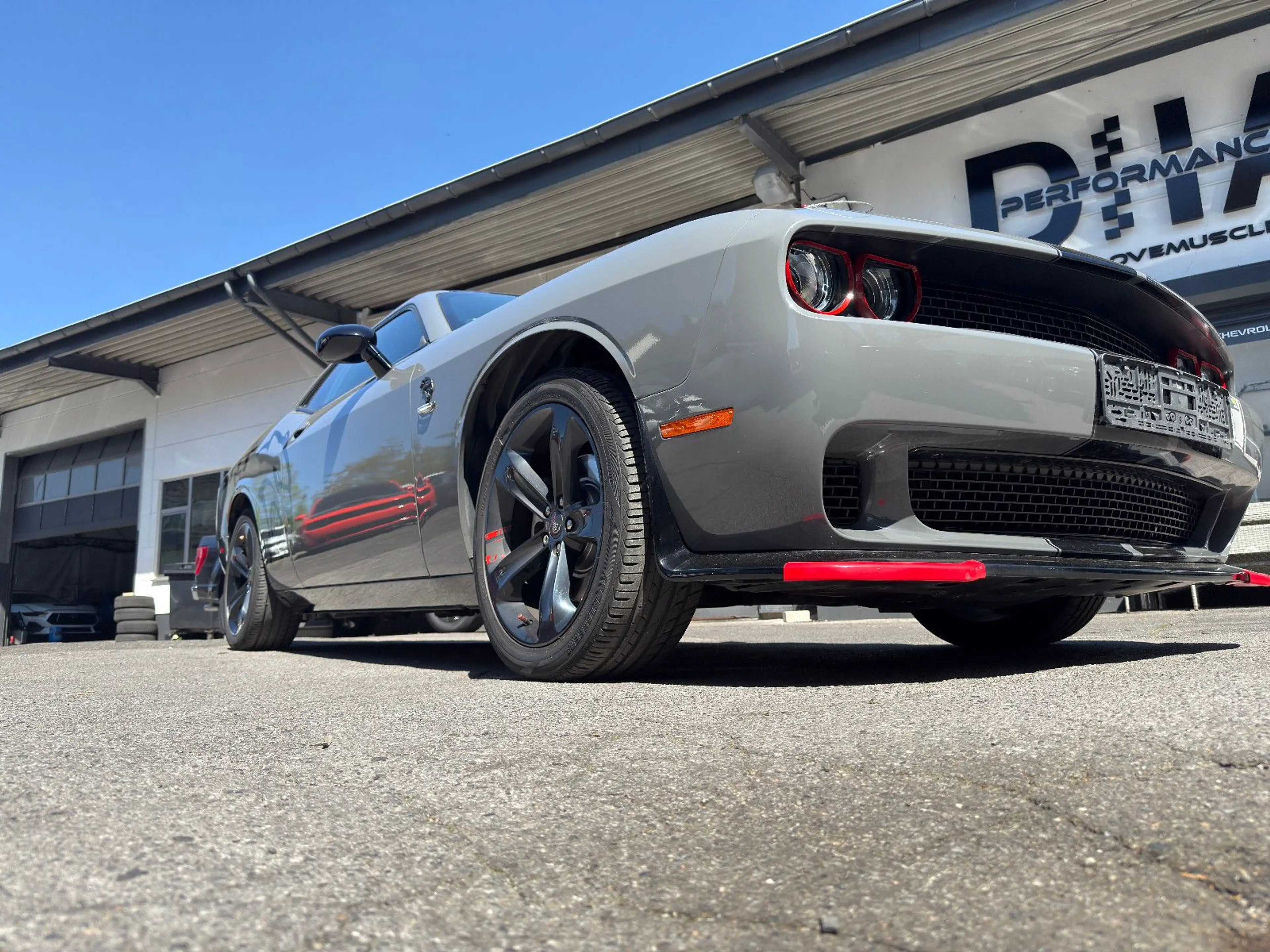 Dodge Challenger 5.7 V8 HEMI*LEDER*K&N*TÜV*SERVICE — photo 9