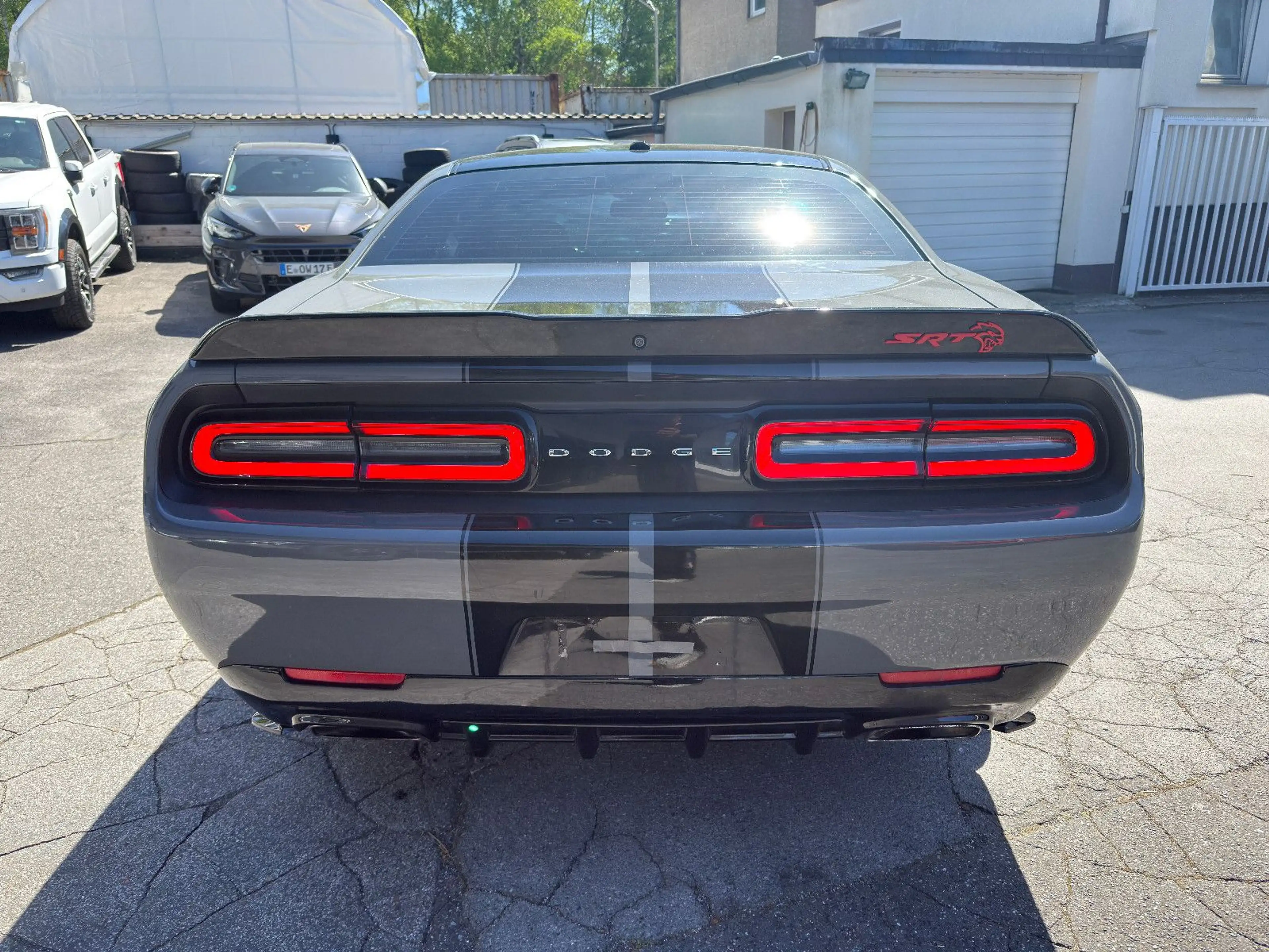 Dodge Challenger 5.7 V8 HEMI*LEDER*K&N*TÜV*SERVICE — photo 6