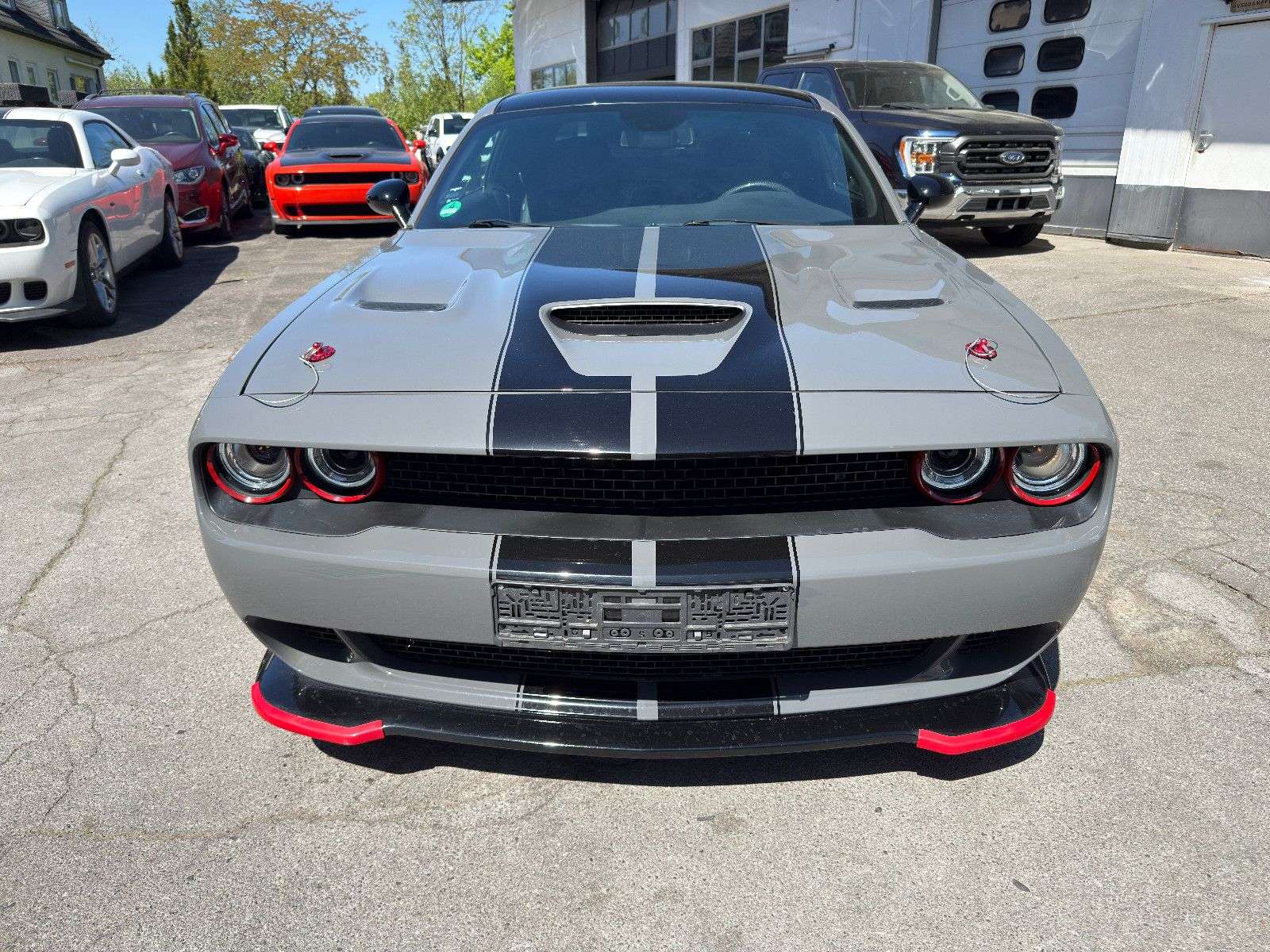 Second hand Dodge Challenger 5.7
