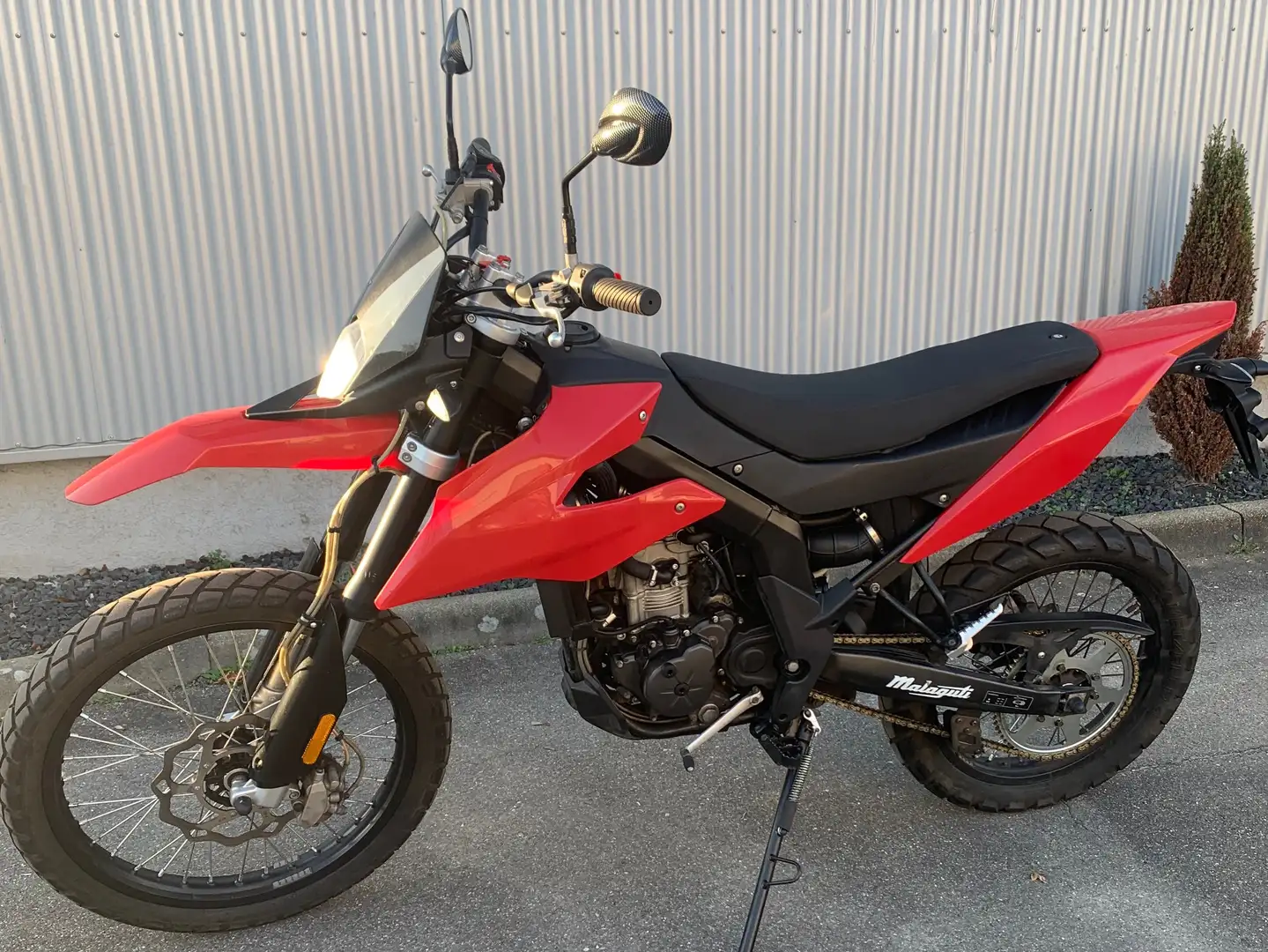 Malaguti XTM mit Arrow Sportauspuff Roşu - 1