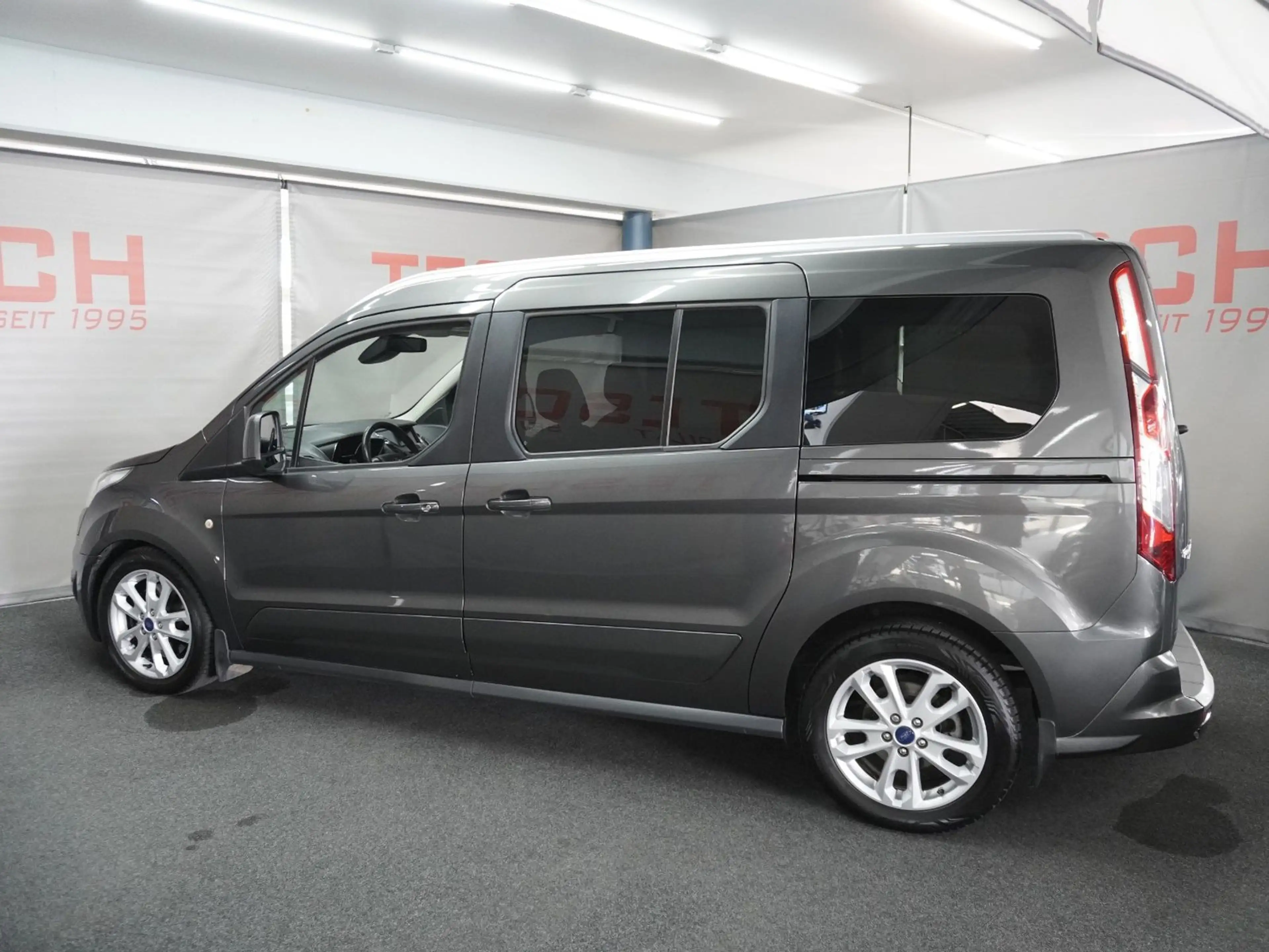 Ford Grand Tourneo Connect Titanium | Panorama | AHK — photo 8
