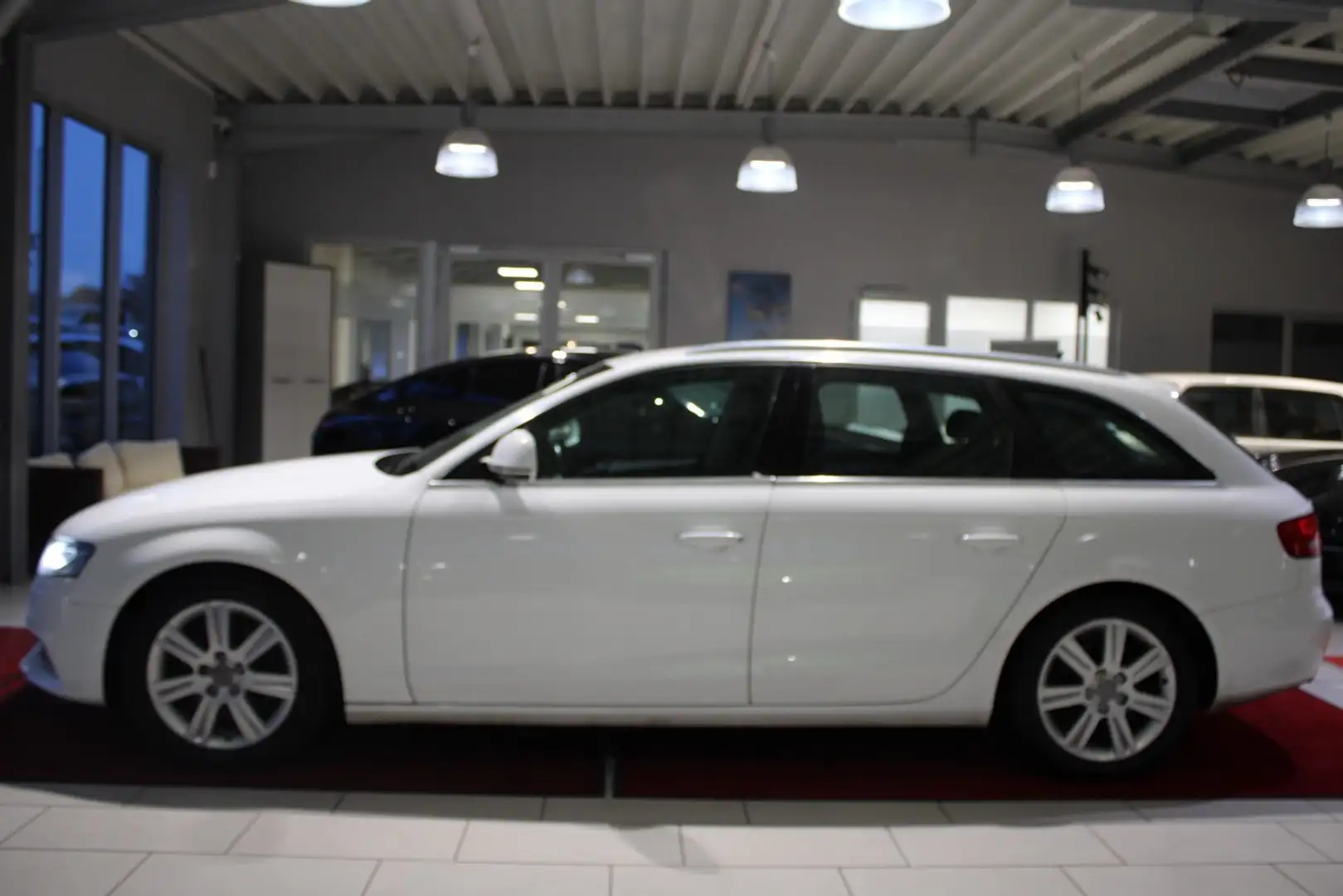 Audi A4 Avant Ambition Blanc - 2
