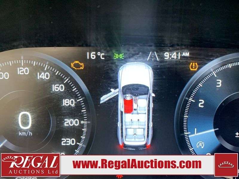 2016 Volvo XC90 T6 INSCRIPTION thumb 13