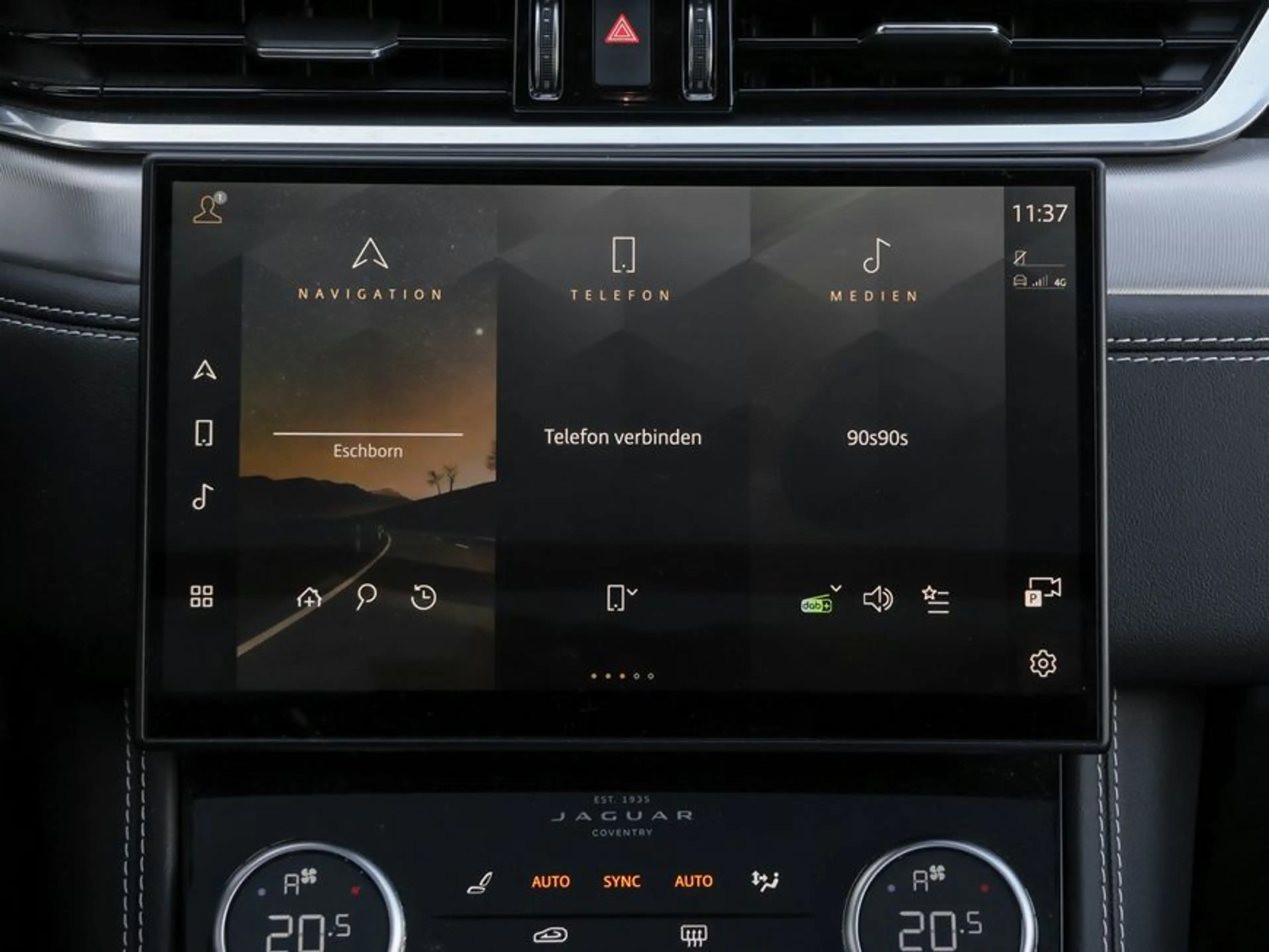 Jaguar F-Pace D300 AWD R-Dynamic SE — photo 11