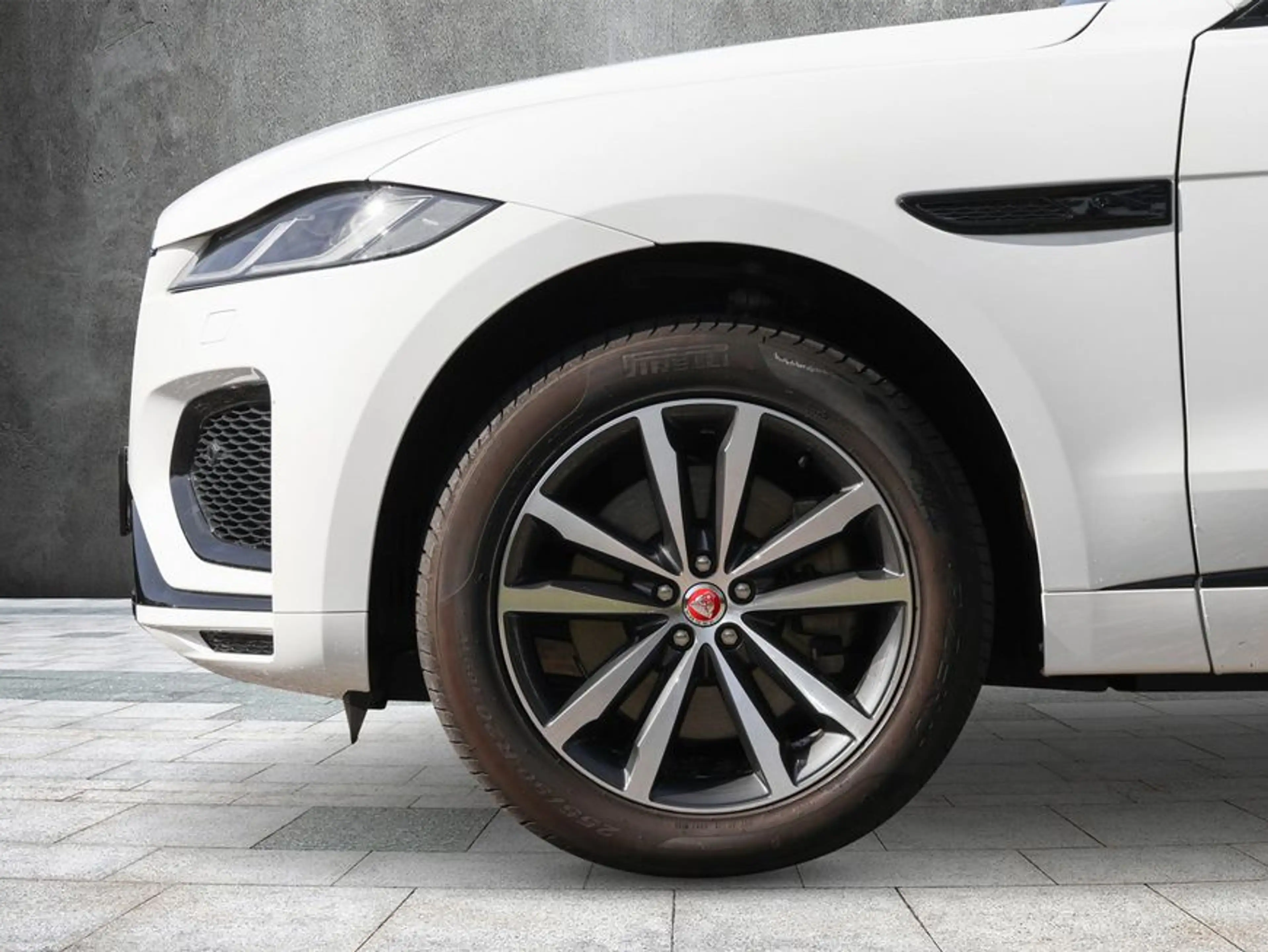Jaguar F-Pace D300 AWD R-Dynamic SE — photo 9