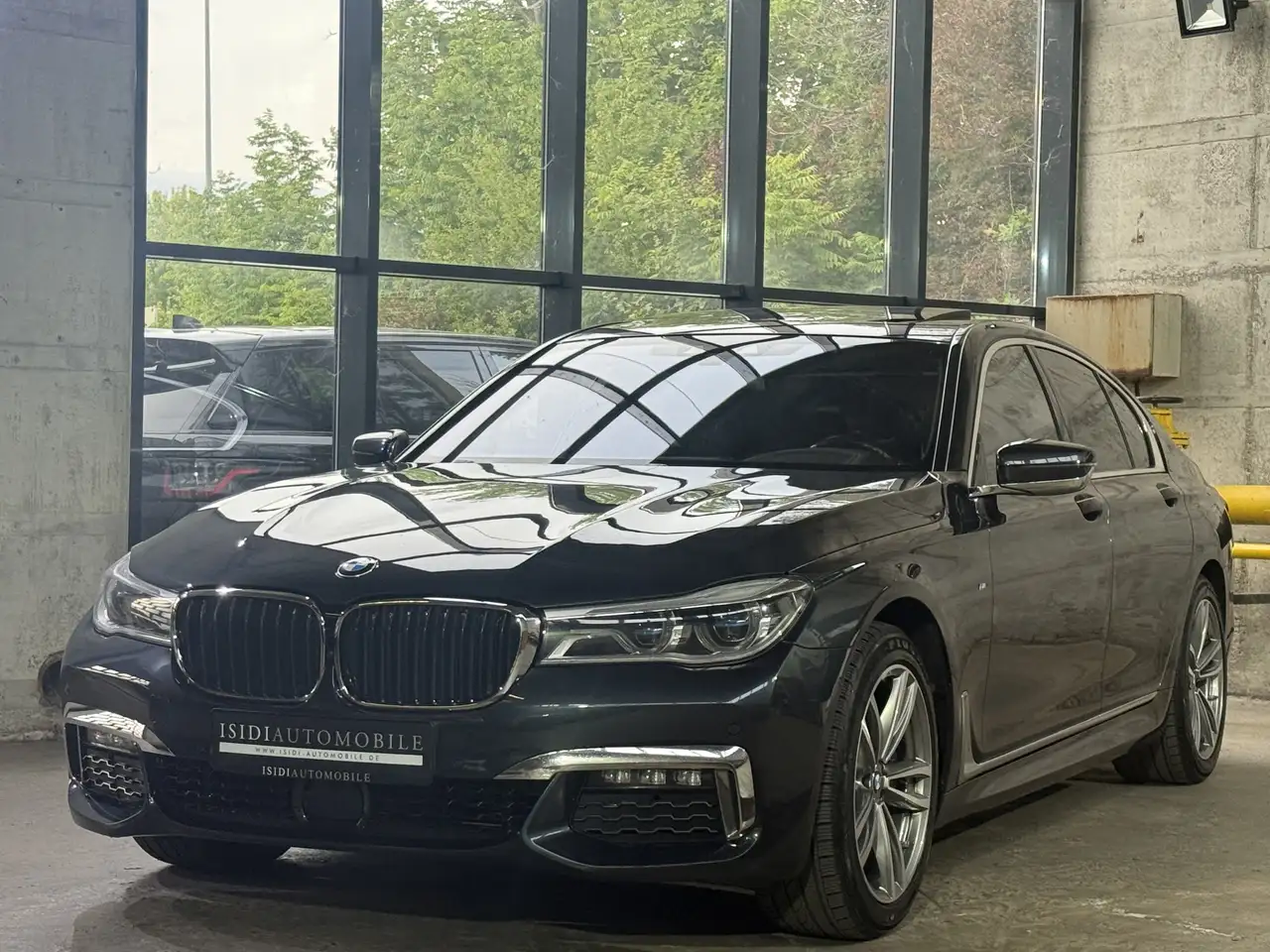 BMW 740