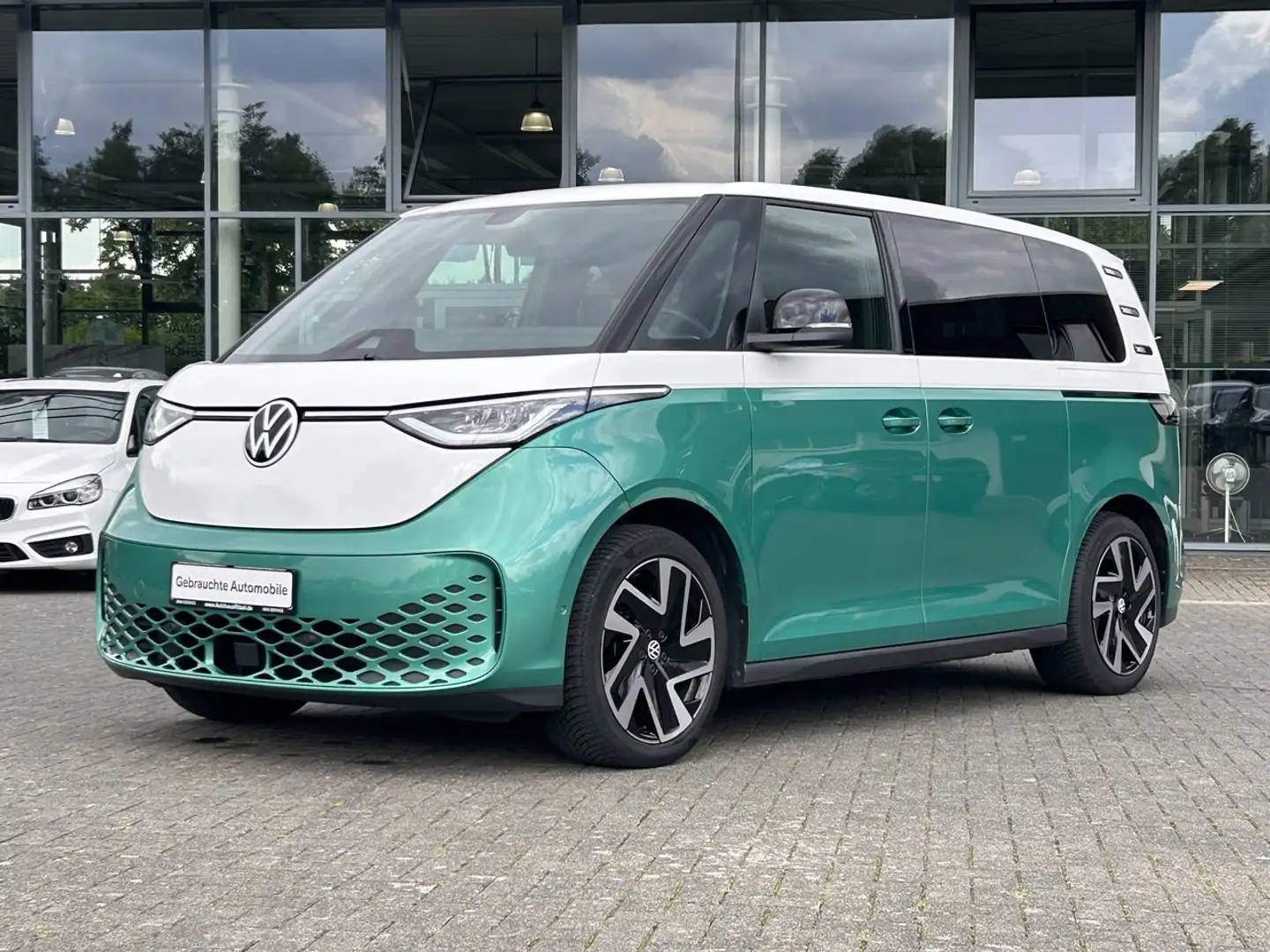 Volkswagen ID. Buzz Pro / kurzer Radstand / autom. Distanzregelung Verde - 1