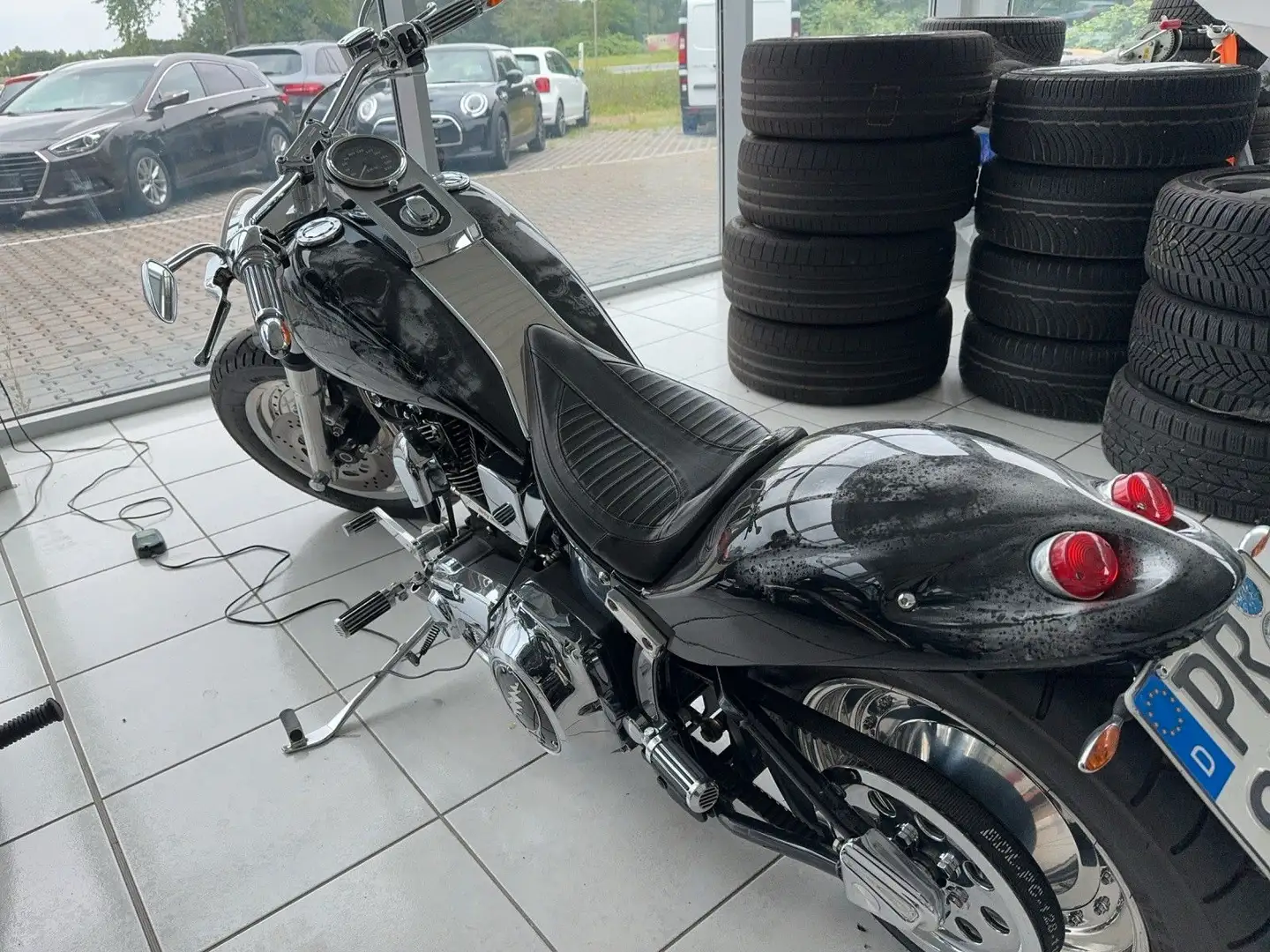 Harley-Davidson FXST Softail Custom Black - 2