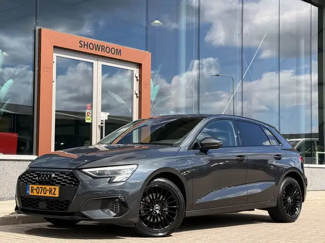 Audi A3 Sportback 40 TFSI e Advanced Edition | ACC | Apple