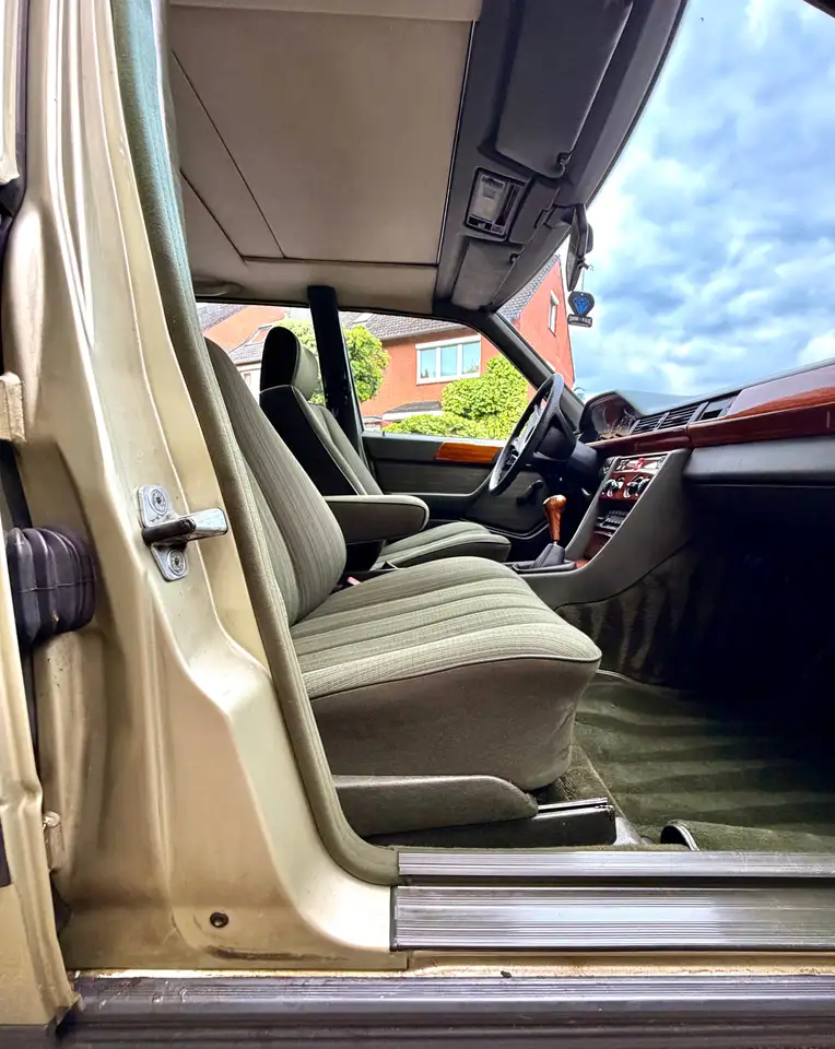 Mercedes-Benz 250 W124, foto 7