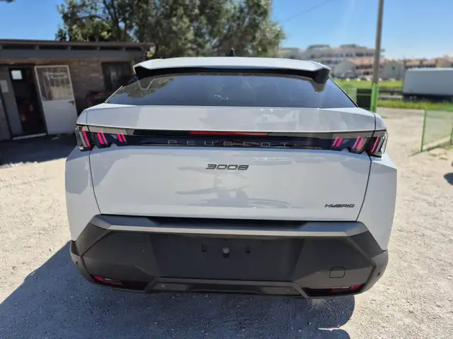 Peugeot 3008 view 3