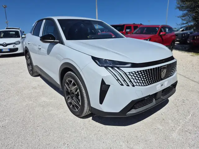 Peugeot 3008 view 5