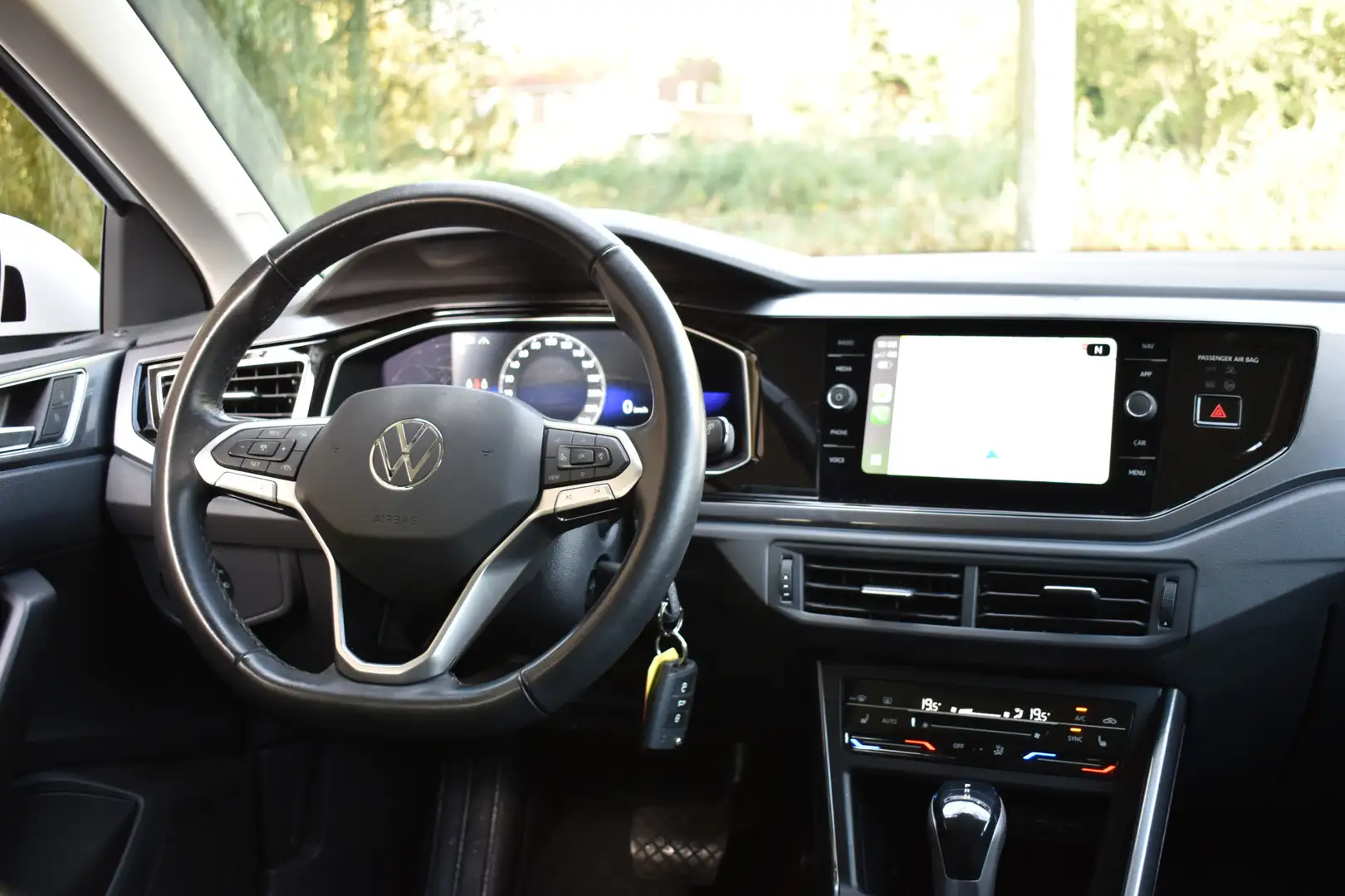 Volkswagen Taigo TSI 110PK DSG STYLE SPORT LEDER/LED/CAMERA Blanc - 2