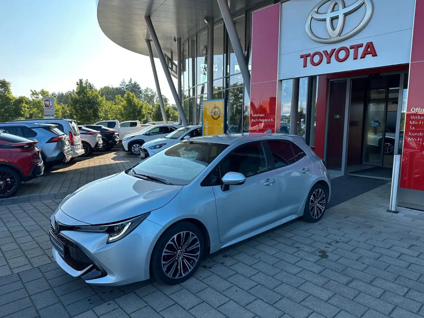 Toyota Corolla 1.2 Team Deutsch.,KAMERA,LED,SITZHEIZUNG Silber - 2