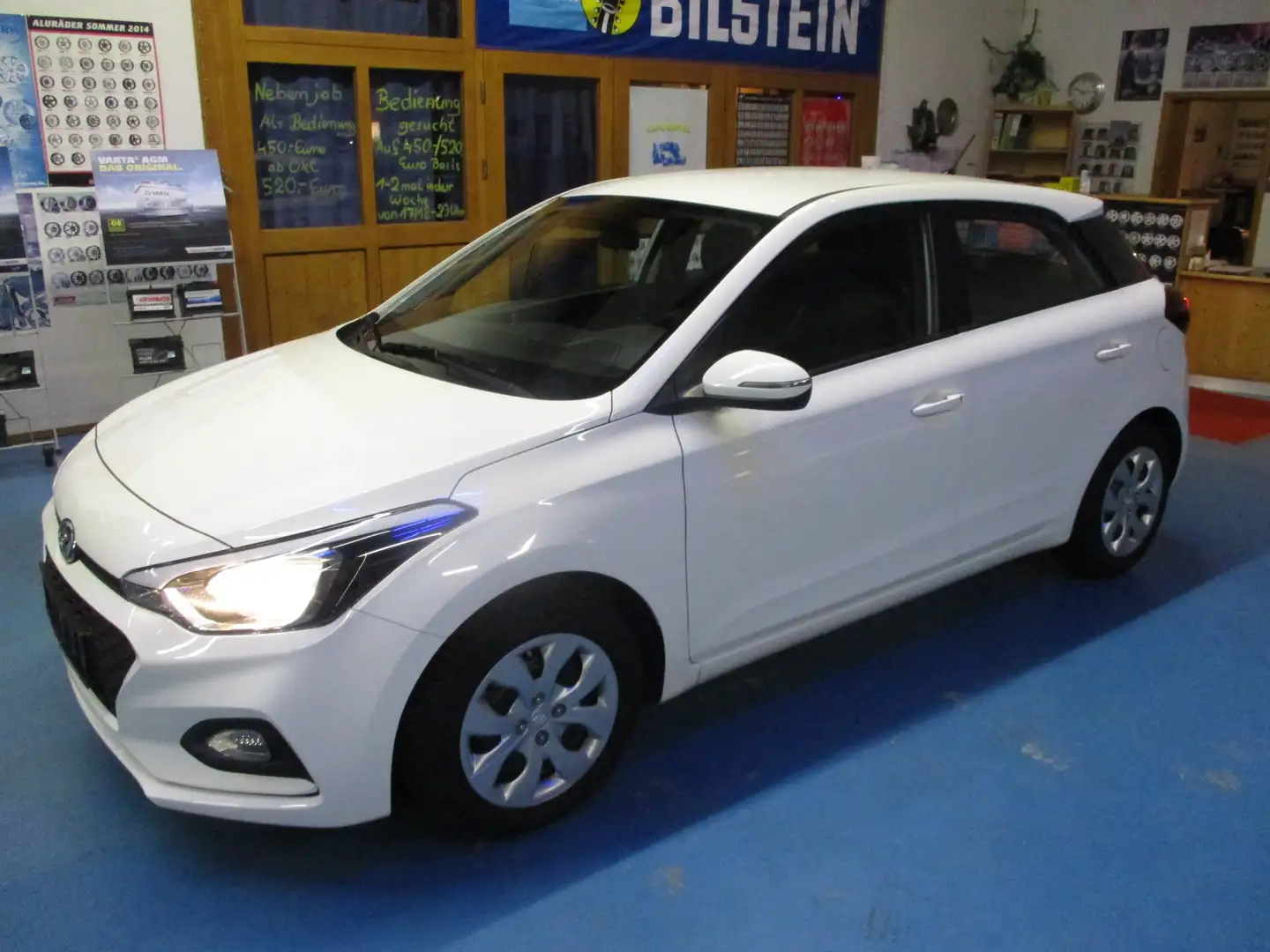 Hyundai i20 blue 1.2 Select,Top Zustand Wit - 1