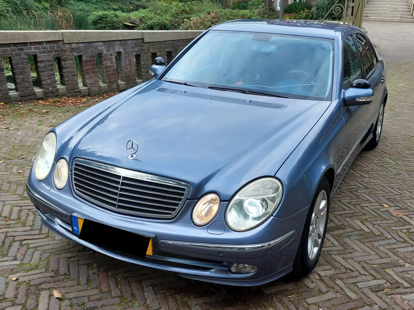 Mercedes-Benz E 240 E 240 Avantgarde Blauw - 1