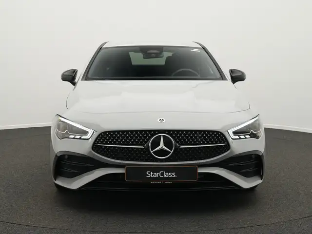 Mercedes-Benz Cla view 2
