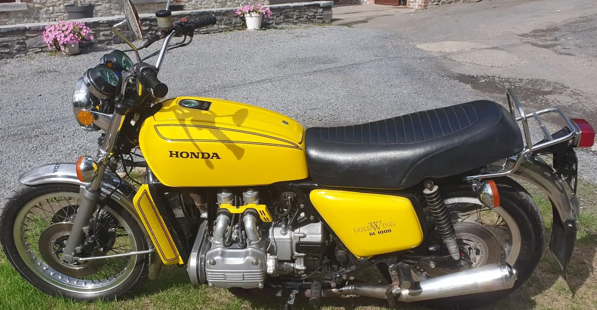 Honda GL 1000 k1 Yellow - 1