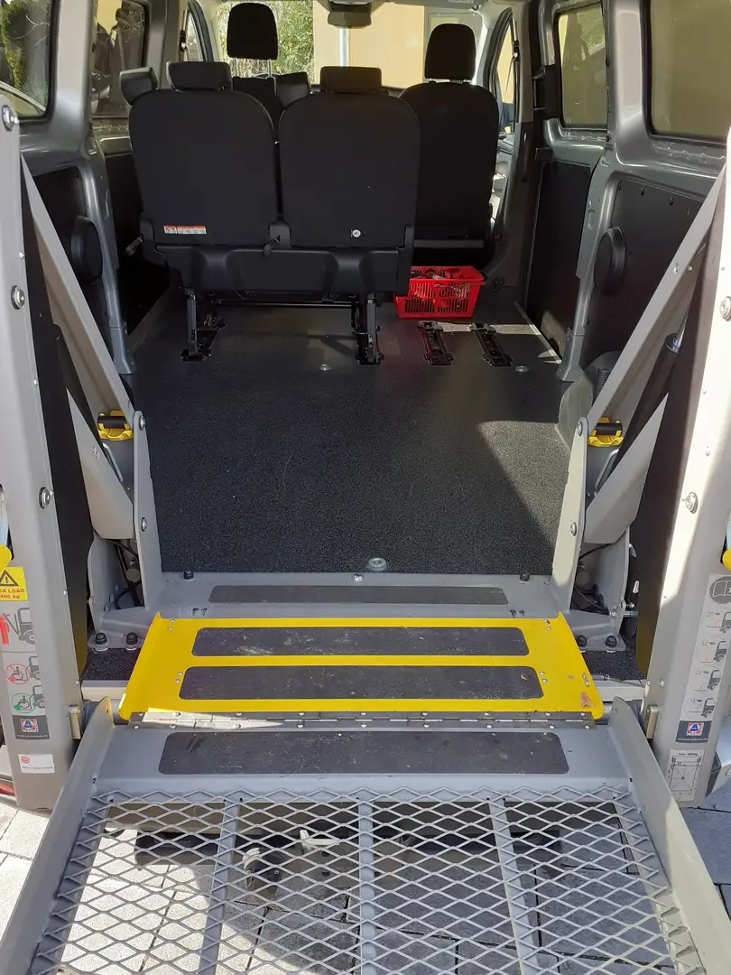 Ford Transit Custom Behindertengerecht Rollstuhl Lift (Linearlift) Stříbrná - 2