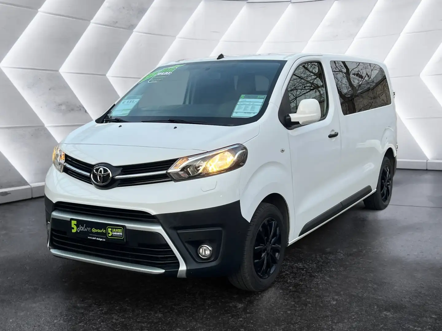 Toyota Proace Kasten 2.0 D-4D L1 Kasten verglast Comf. Weiß - 2