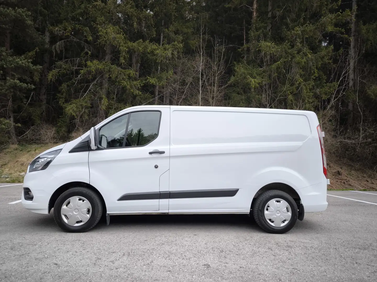 Ford Transit Custom Transit Custom Variobus 2,0 TDCI L1H1 320 Trend mHEV Trend Weiß - 2