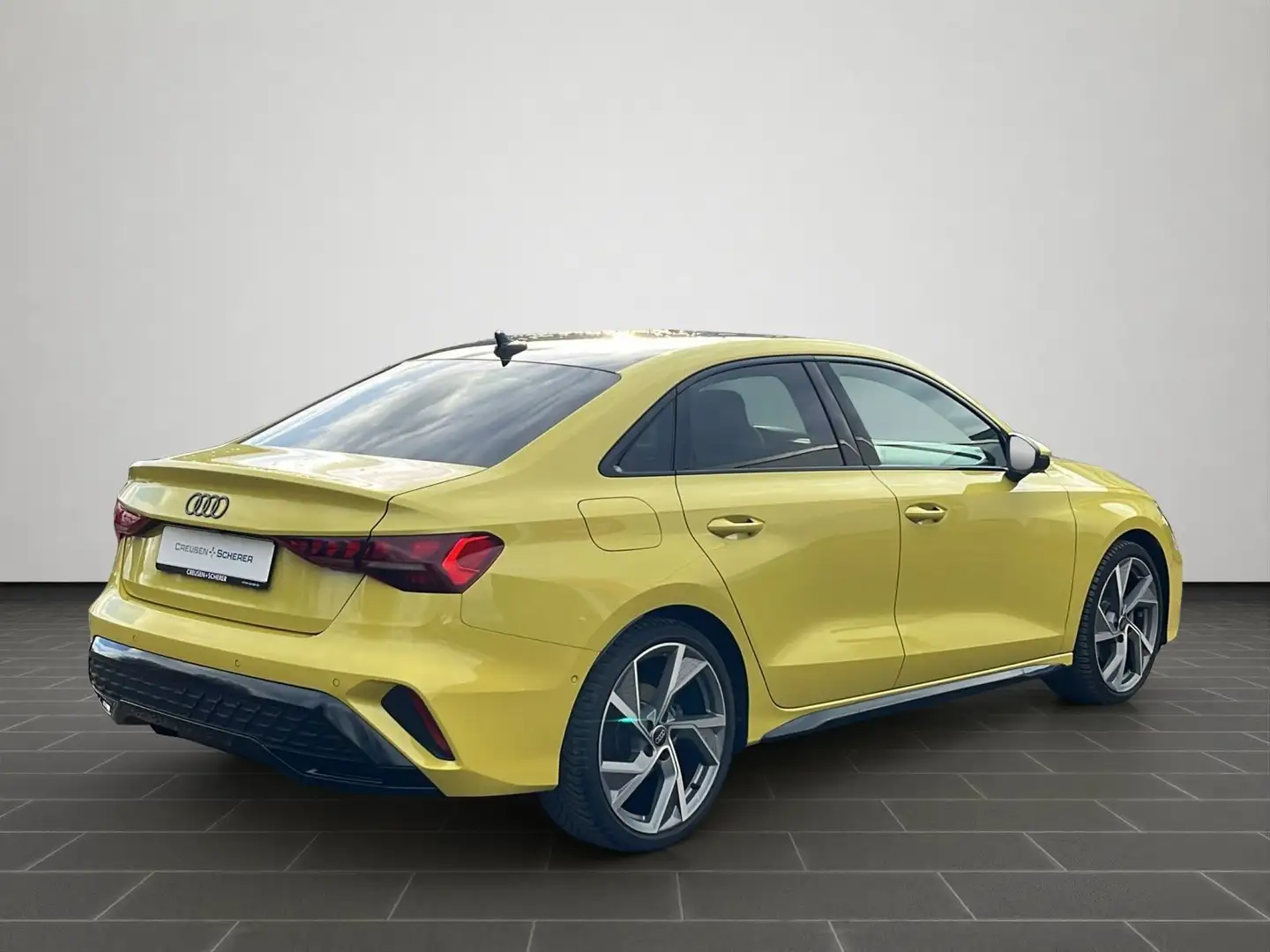 Audi A3 35 TFSI S tronic S line SHZ RFK ACC Gelb - 2