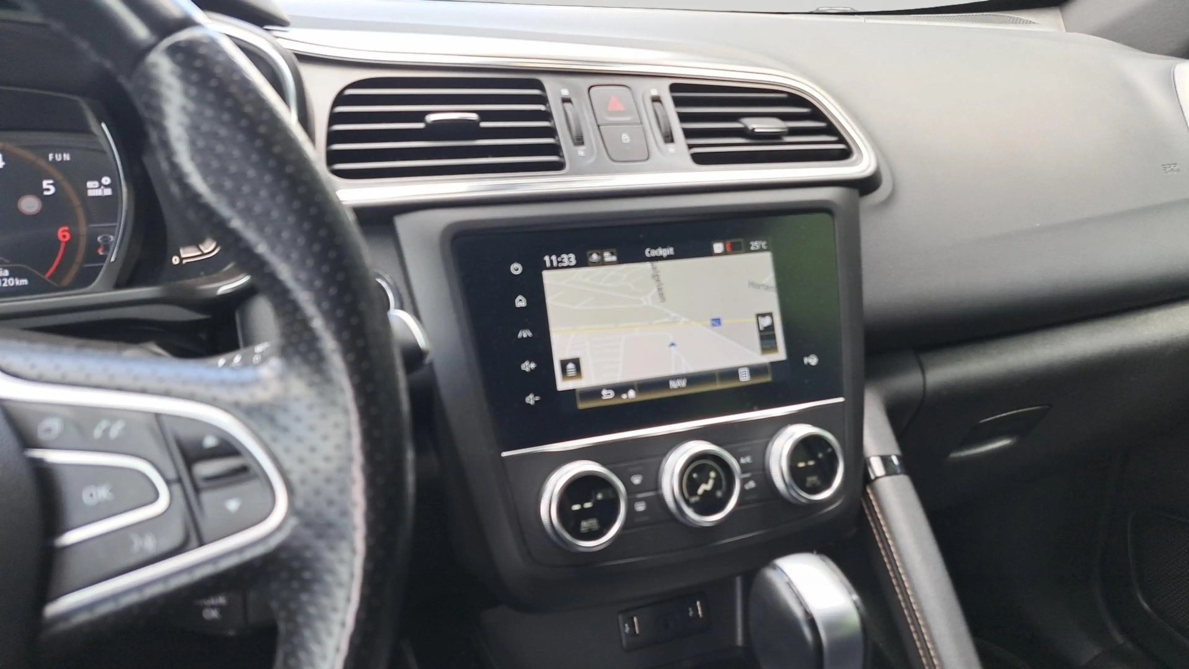 Renault Kadjar TCe 140 EDC GPF Black Edition — photo 11