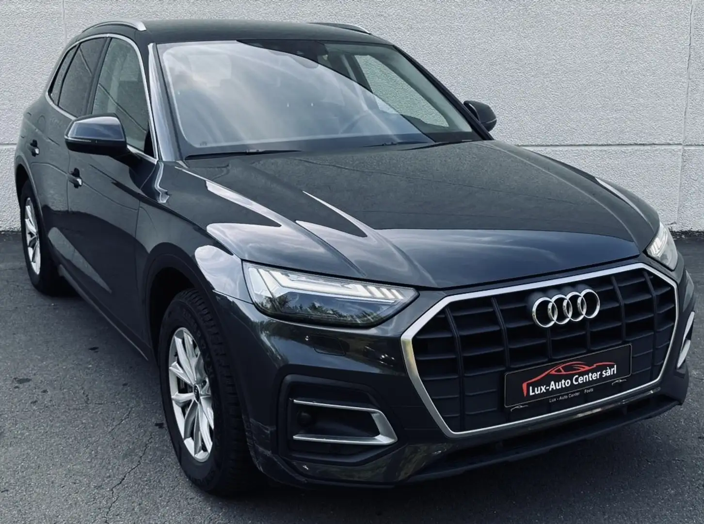 Audi Q5 30 TDi Business Edition S tronic Grijs - 2